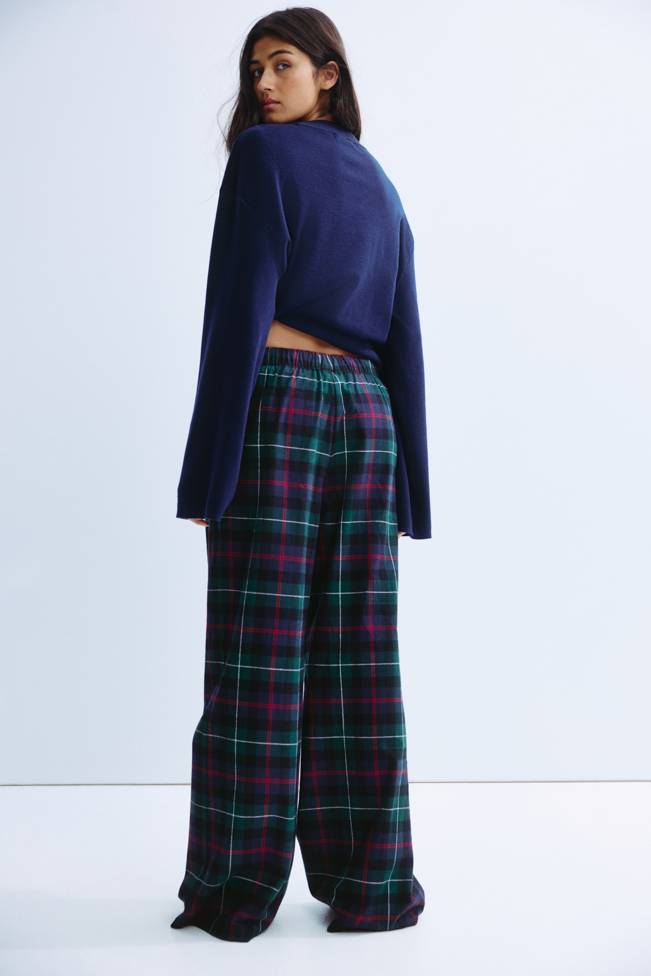 View larger image: Flannel pyjama bottoms - Dark green/Checked - Ladies | H&M IN 4