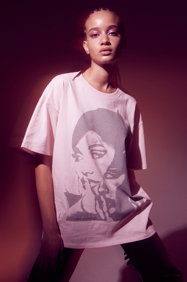 Boxy-style printed T-shirt - Light pink/Ariana Grande/Black/Ariana Grande/Cream/Ariana Grande - 1