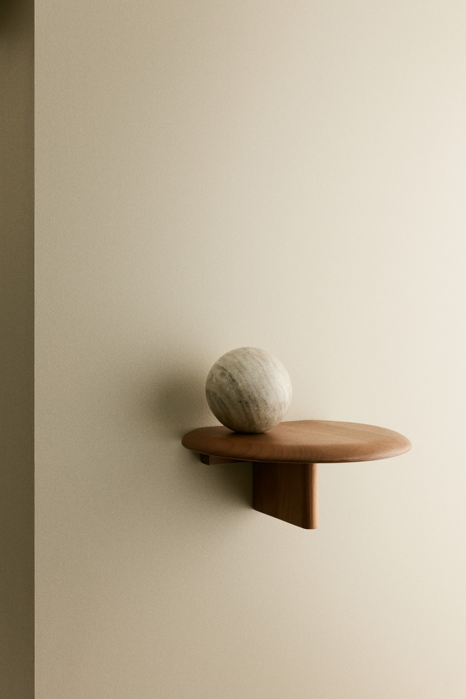 Wooden wall shelf - Brown/Brown - 2