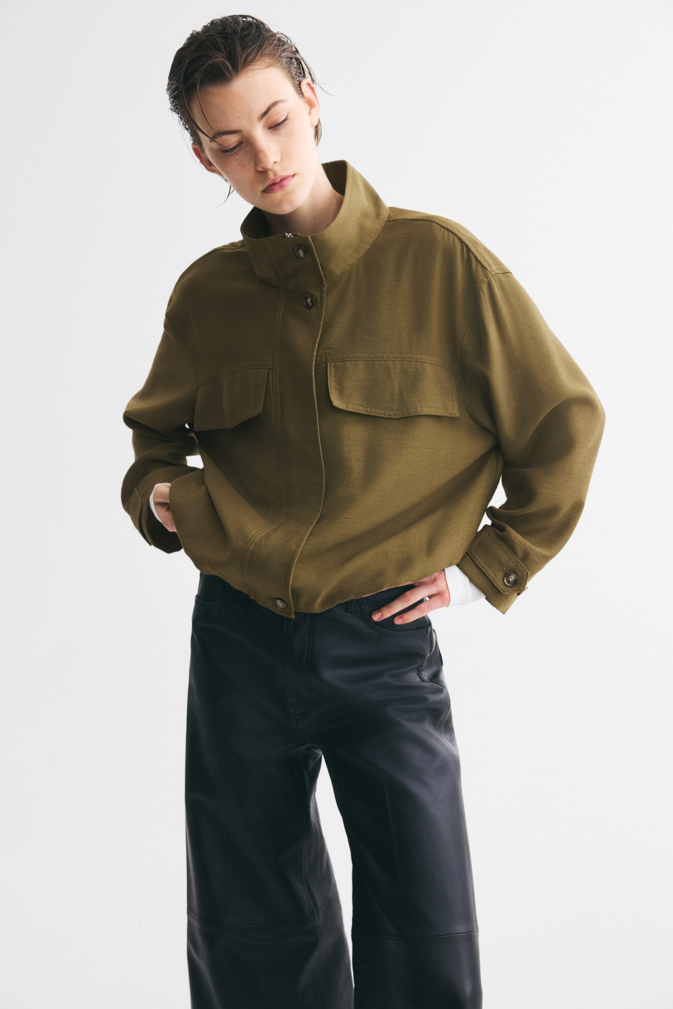 查看大圖: 寬高領外套 - 卡其綠 - Ladies | H&M 1