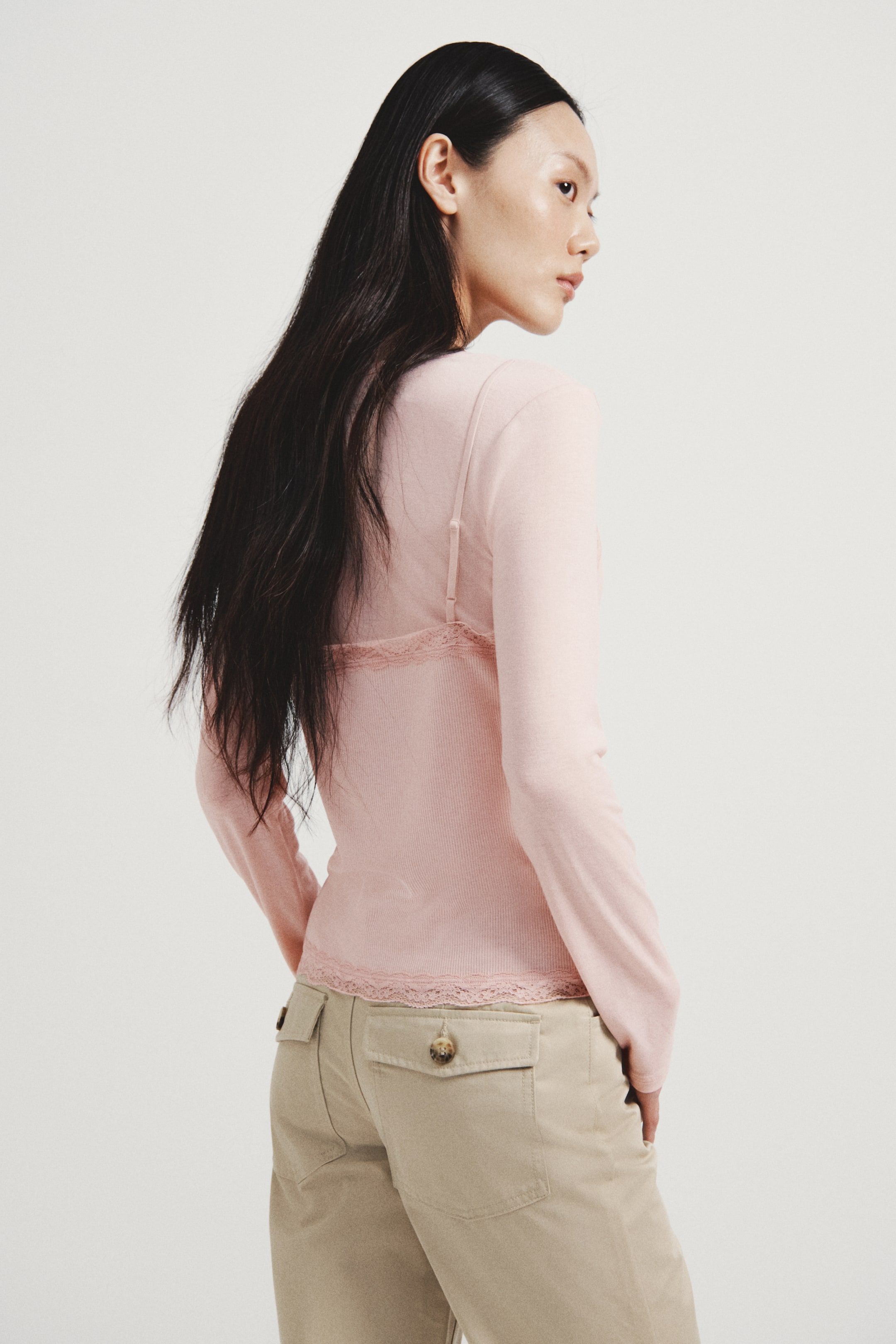 Xem ảnh lớn hơn: Áo kiểu xếp lớp - Light pink - Ladies | H&M VN 3