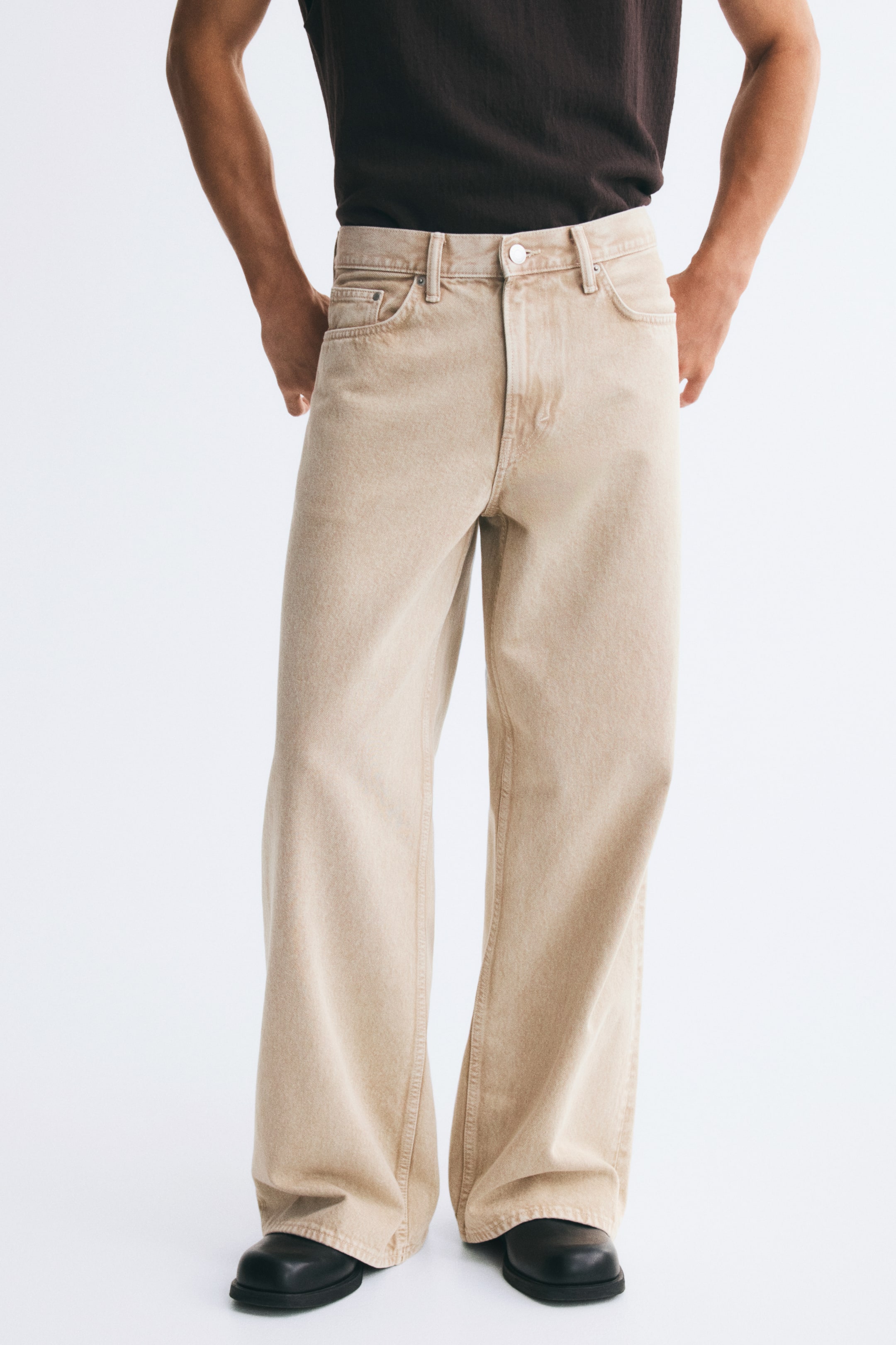 Wide-Leg Jeans