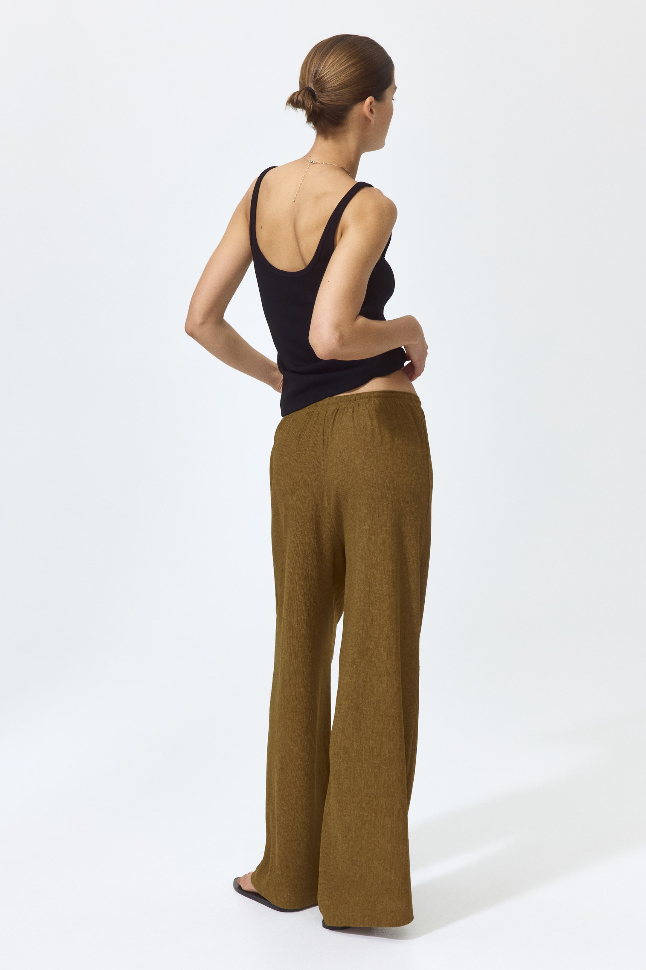 View larger image: Wide pull-on trousers - Dark khaki green - Ladies | H&M 1