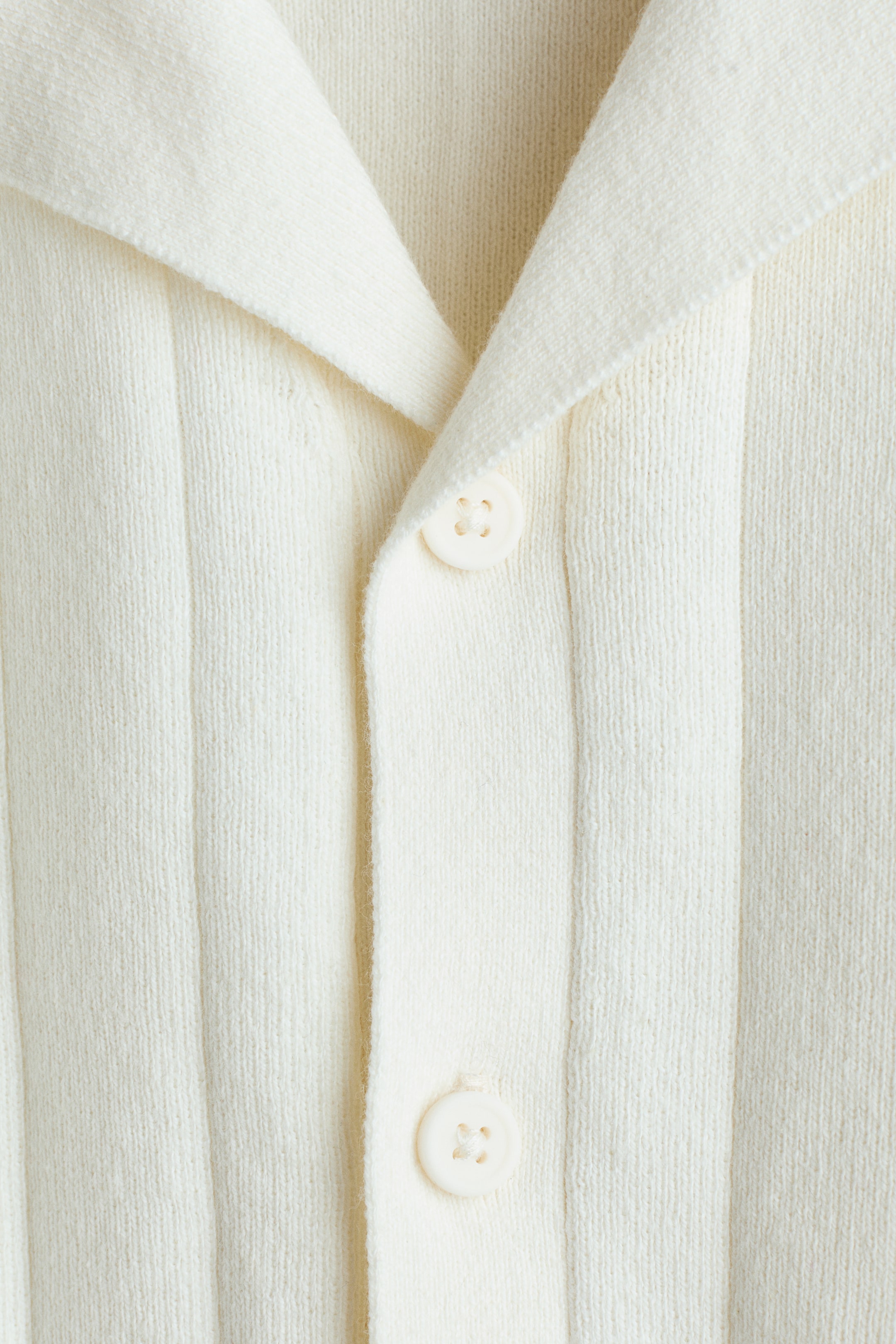 Chemise à col cubain en fin tricot de coton