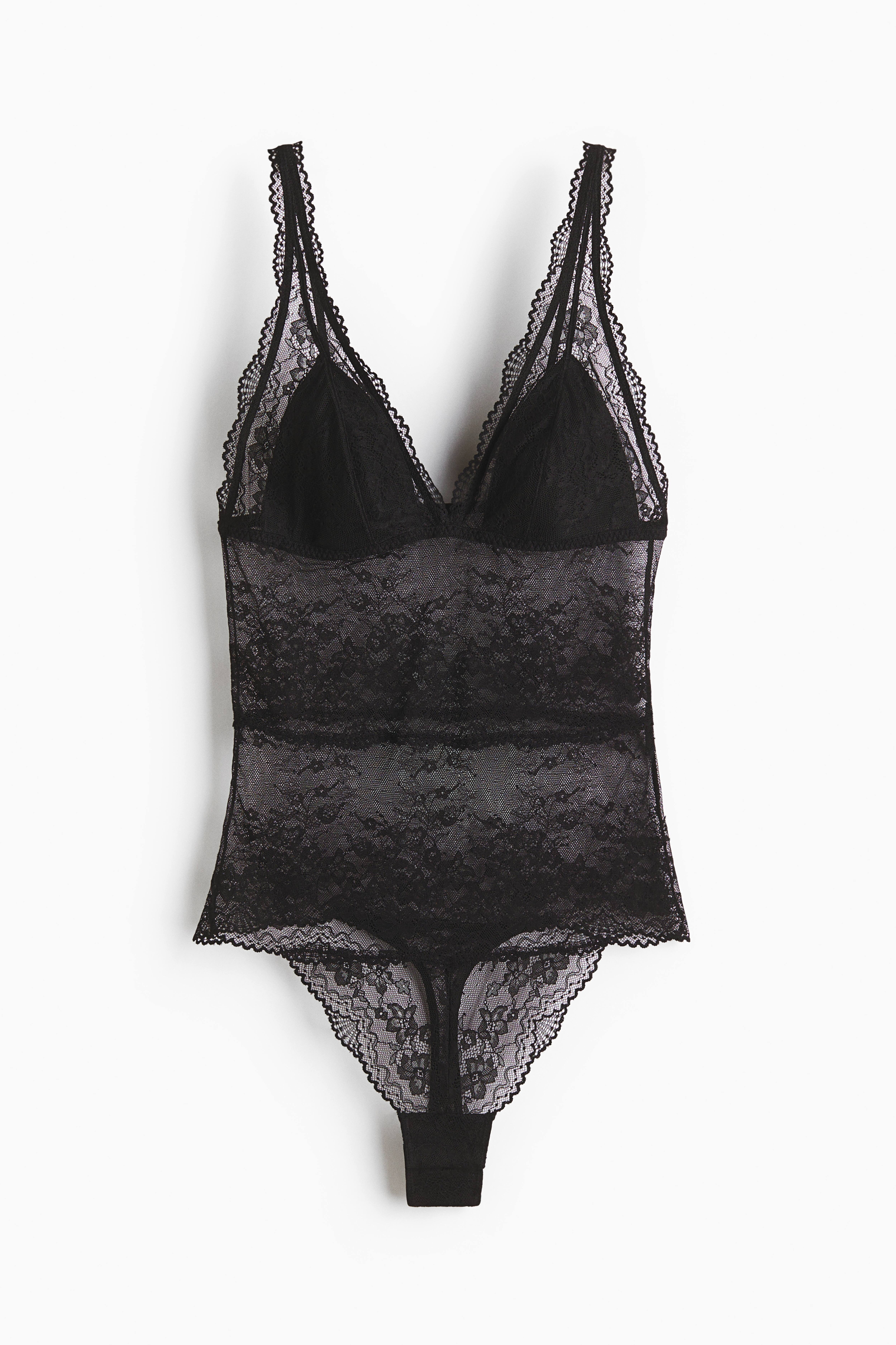 Maillot string coussiné en dentelle