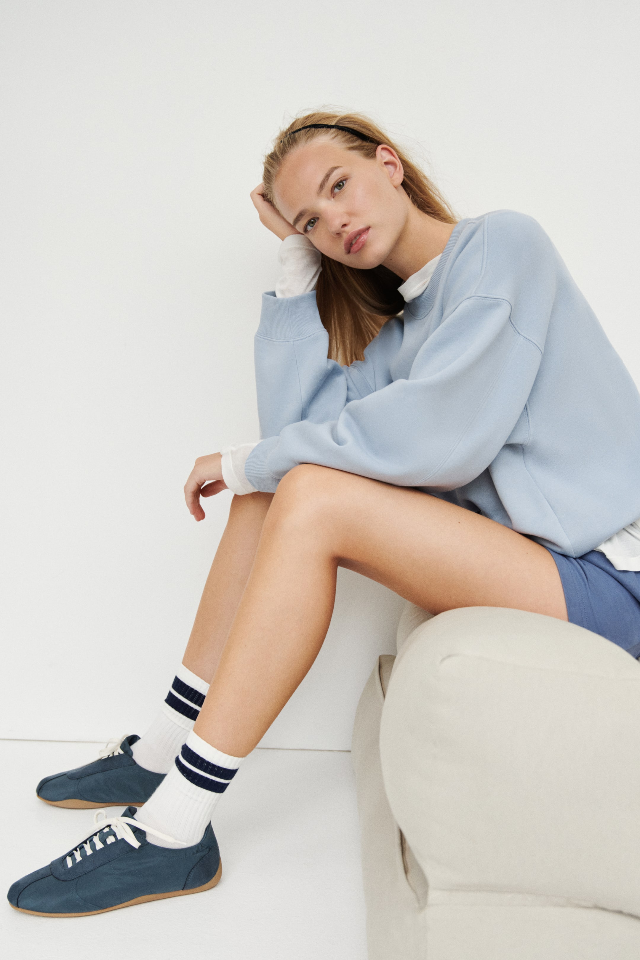 Женские худи H&M Sweatshirt with Printed Motif — фото 5