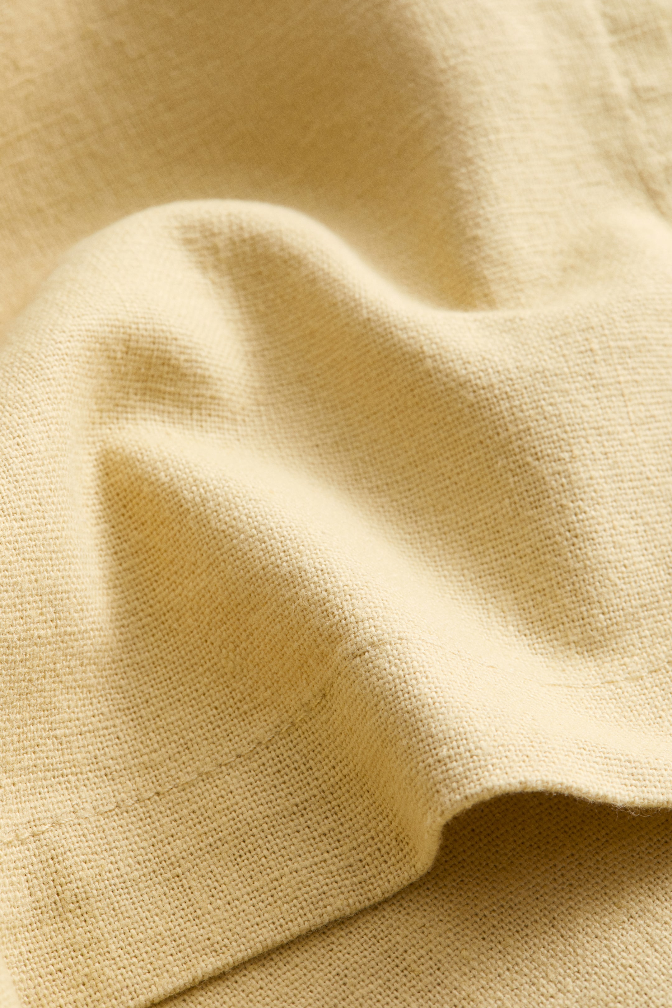 拡大画像を表示: Linen-blend tablecloth - イエロー - Home All | H&M JP 2