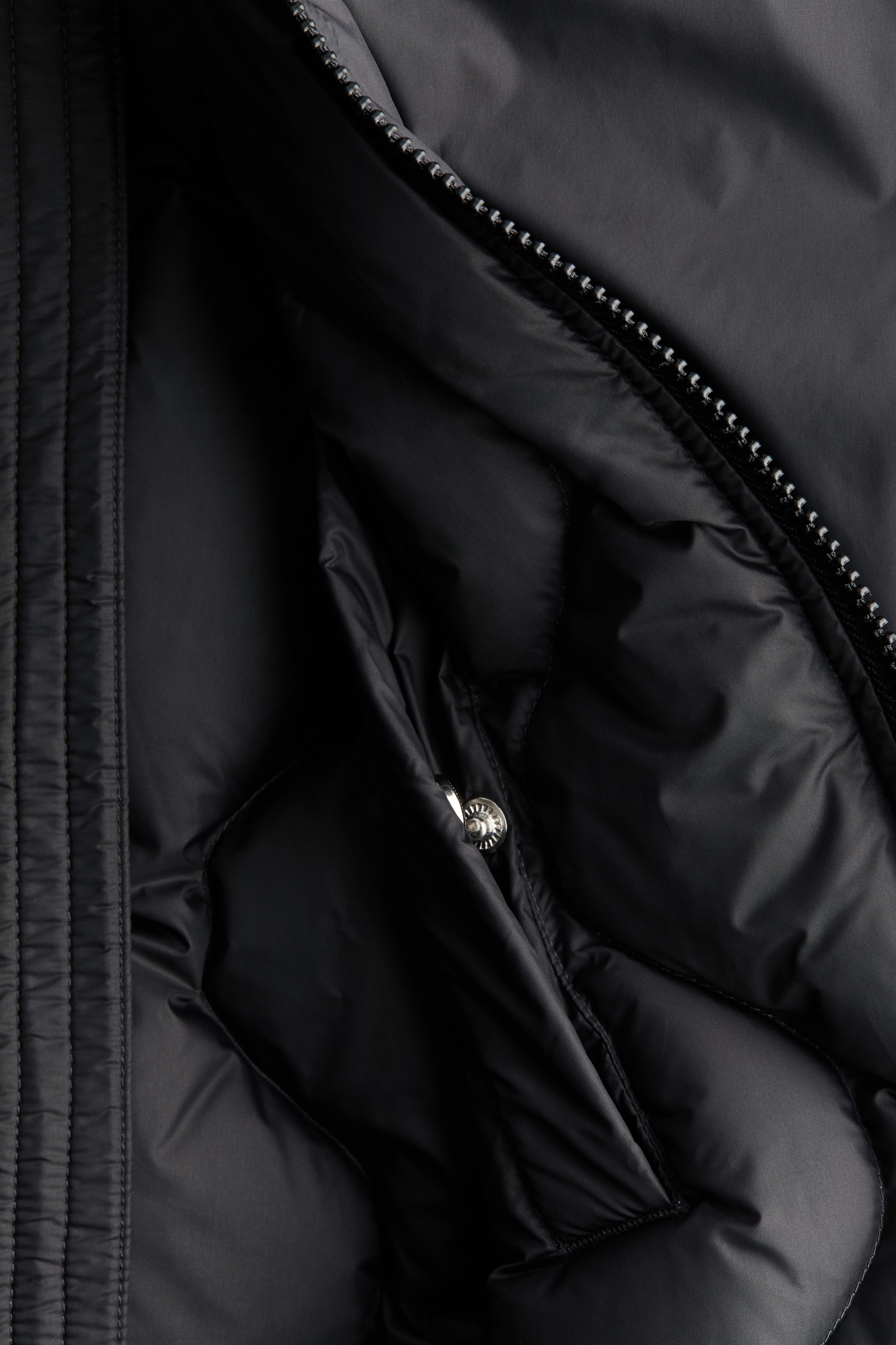 Женские куртки H&M Oversized Down Bomber Jacket — фото 8