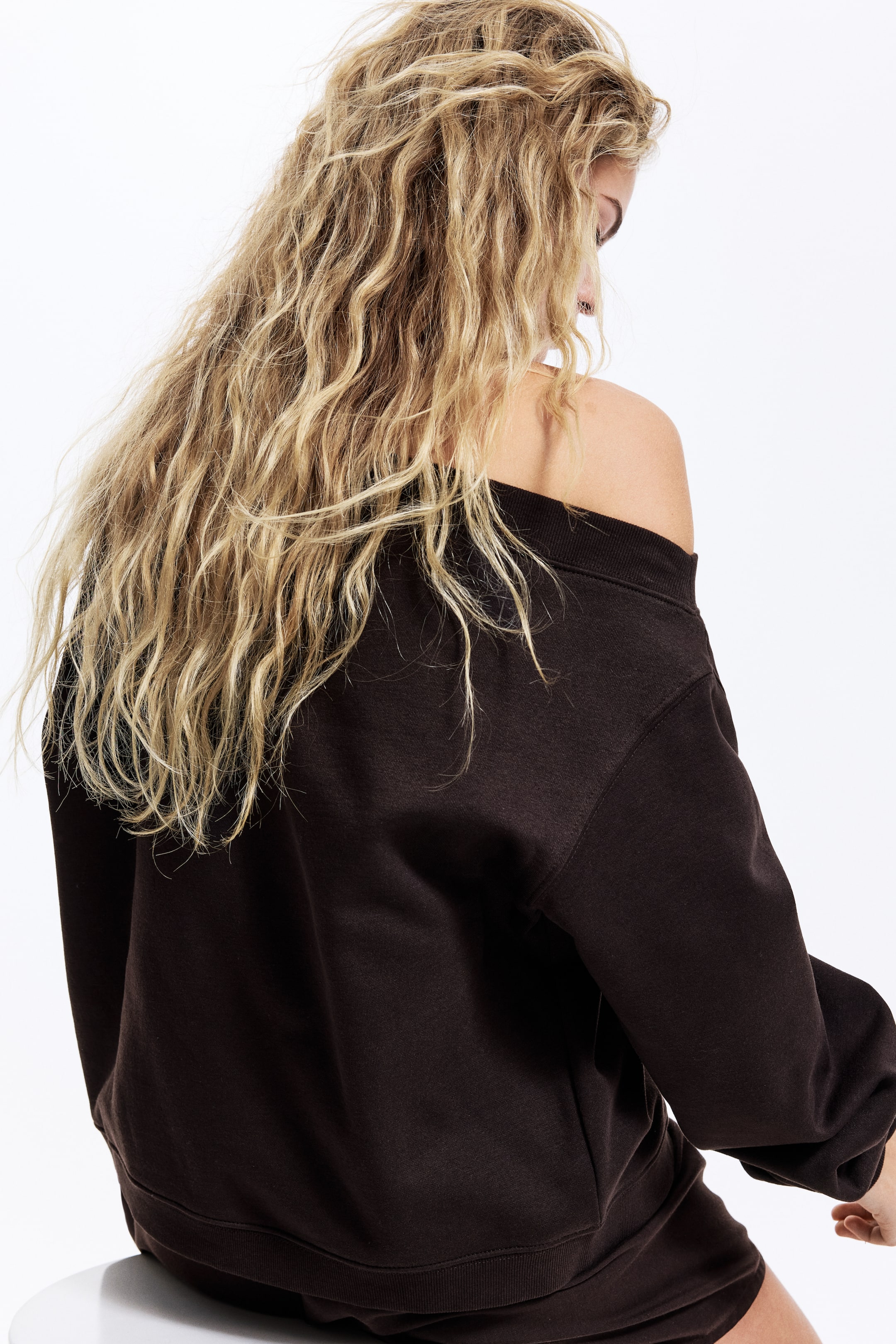 Agrandir l'image: One-shoulder sweatshirt - Marron foncé - FEMME | H&M FR 4