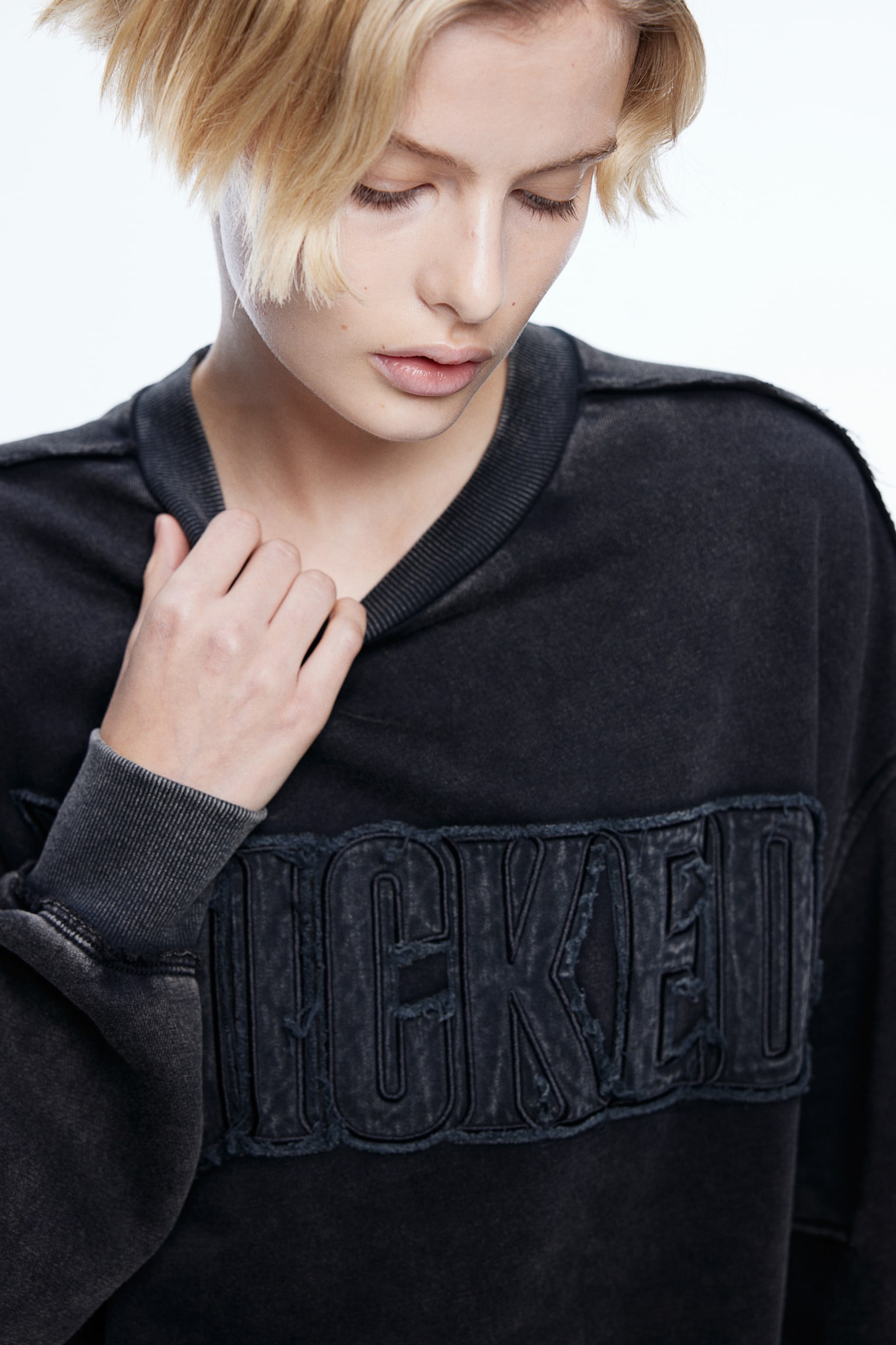 Washed Look Appliqué Sweater - Black/Wicked - 6