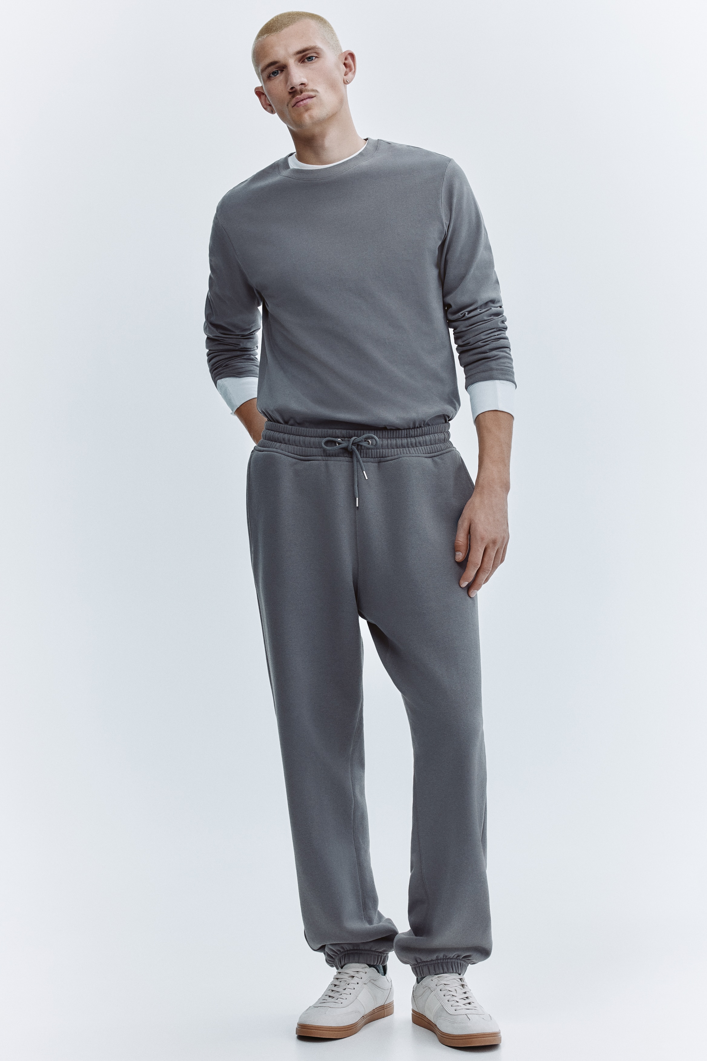 Pantalon en molleton Relaxed Fit - Gris/Noir/Bleu foncé/Gris chiné/Marron foncé/Gris clair/Marron/Gris/Blanc