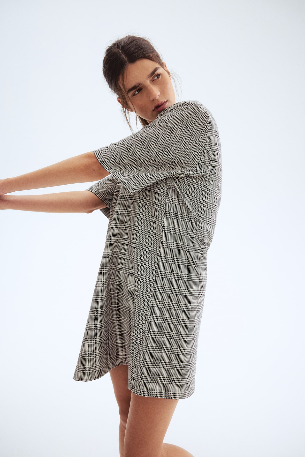 Short-Sleeved Dress - image 3
