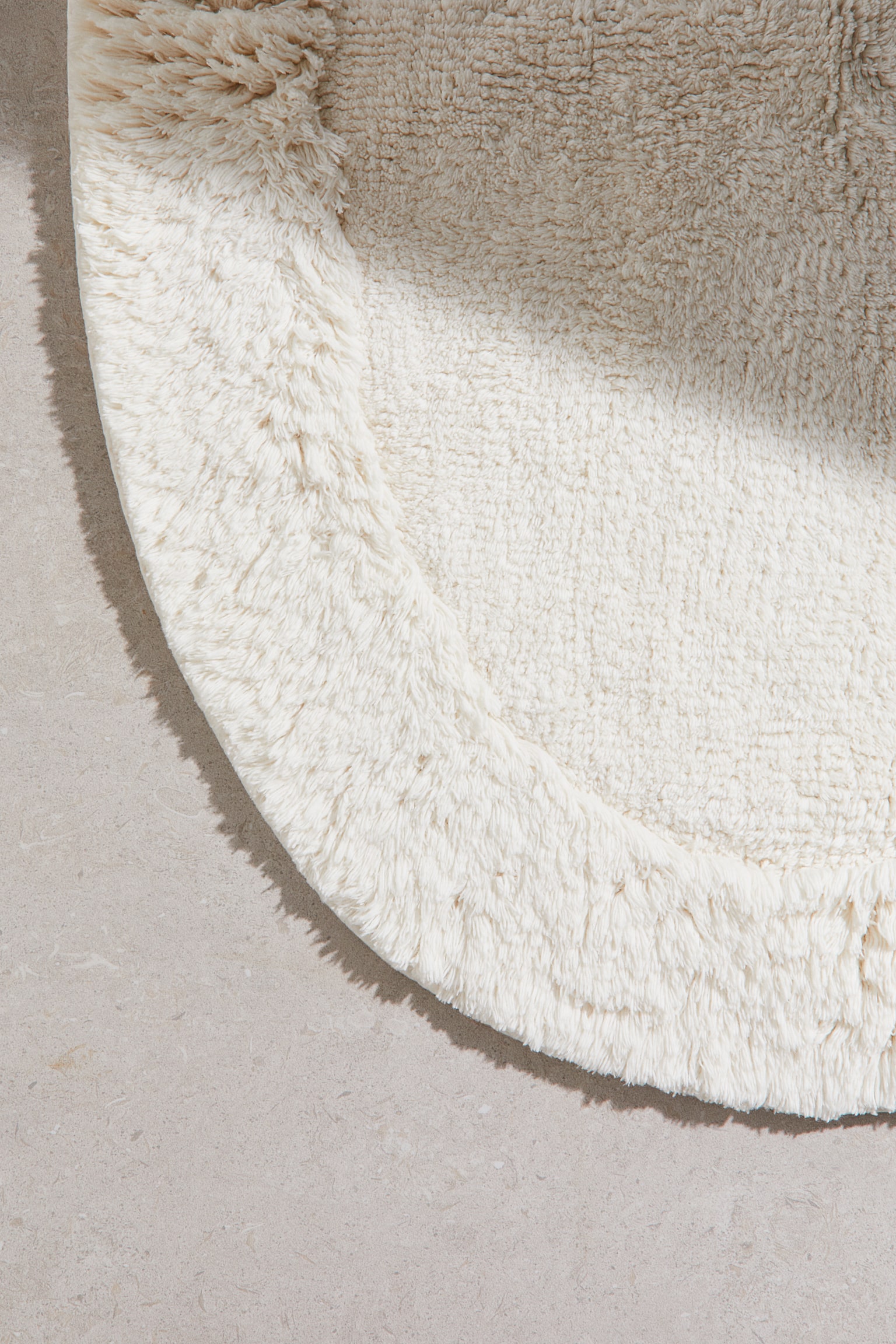 Oval tufted bath mat - White - 1