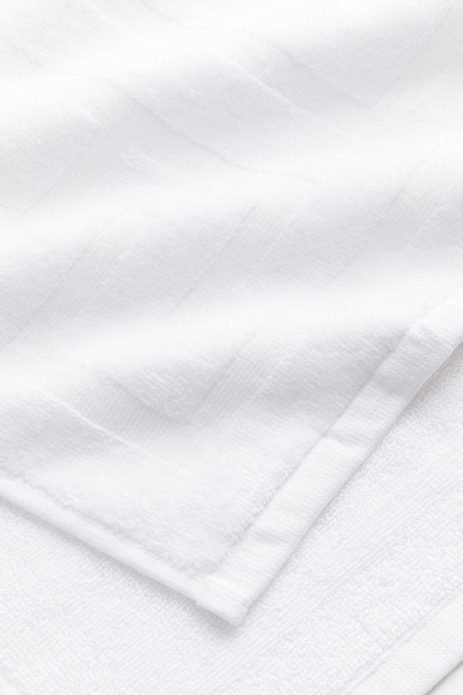 Burnout-patterned guest towel - White - 2