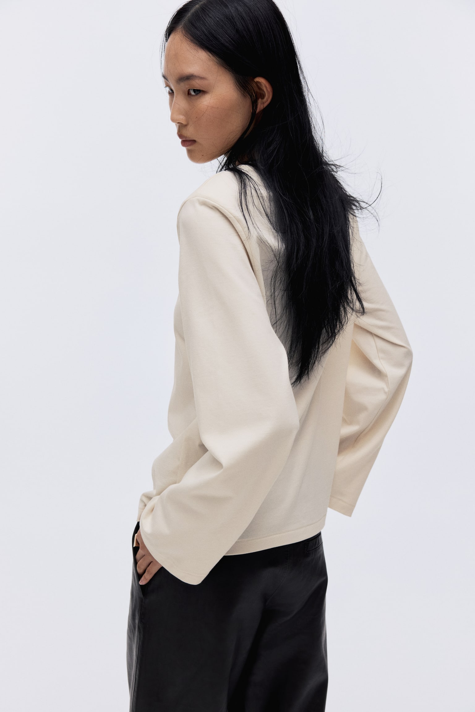 Женский топ H&M Top with Shoulder Pads, цвет: Светлый бежевый — фото 2