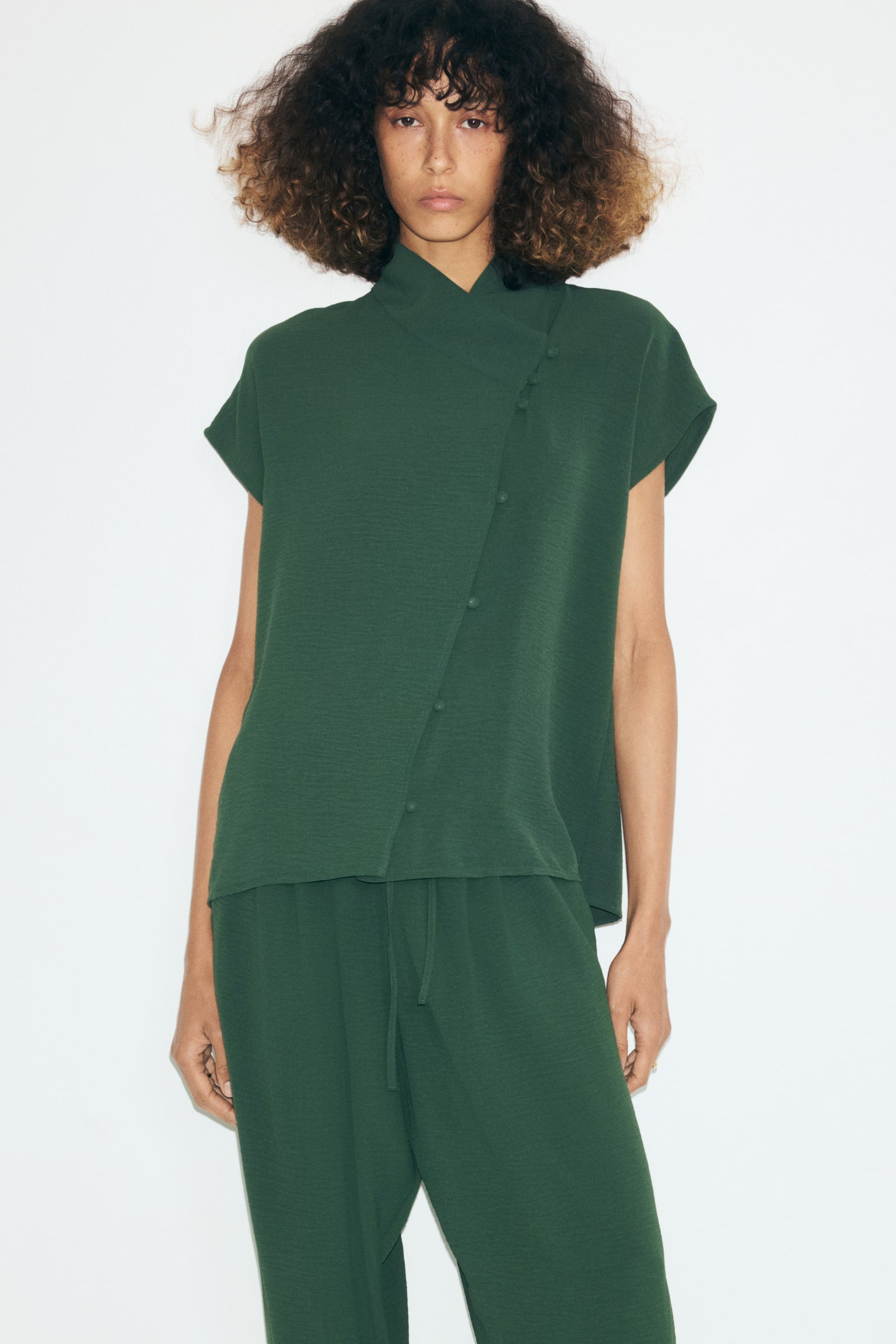 Женский топ H&M Button-Detail Top, цвет: Тёмный зелёный — фото 2