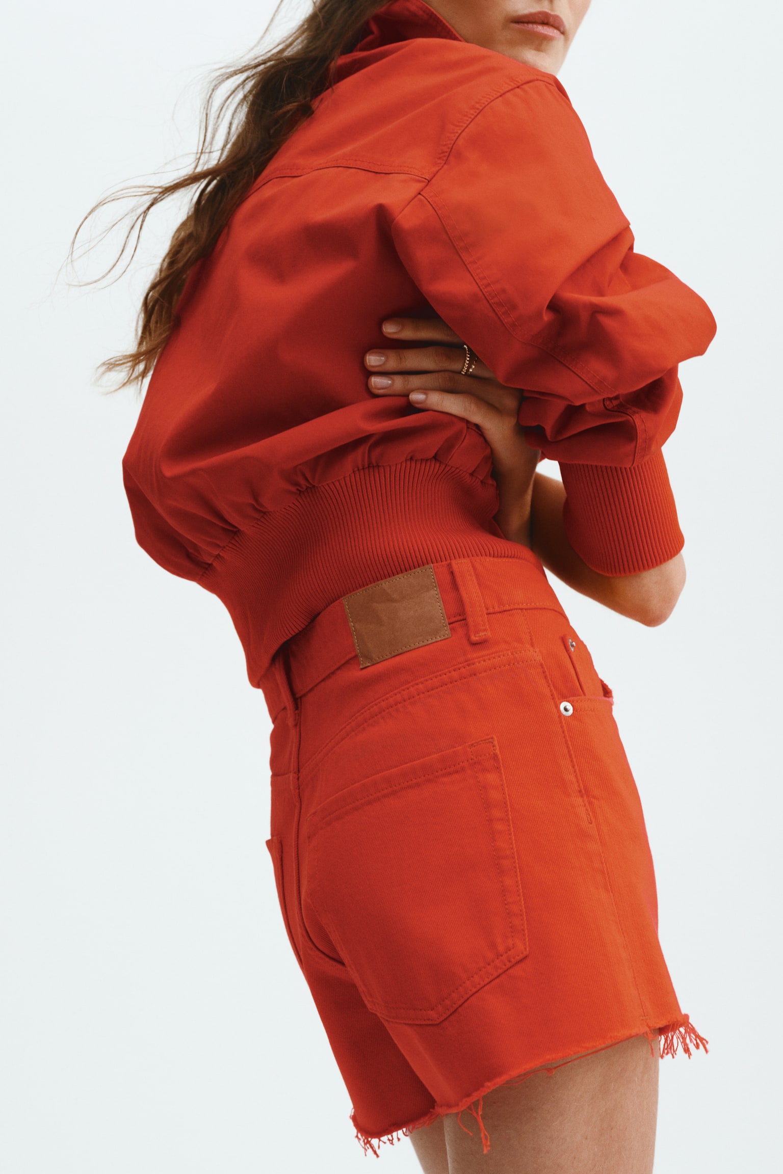 Raw-edge denim shorts - Red - 8