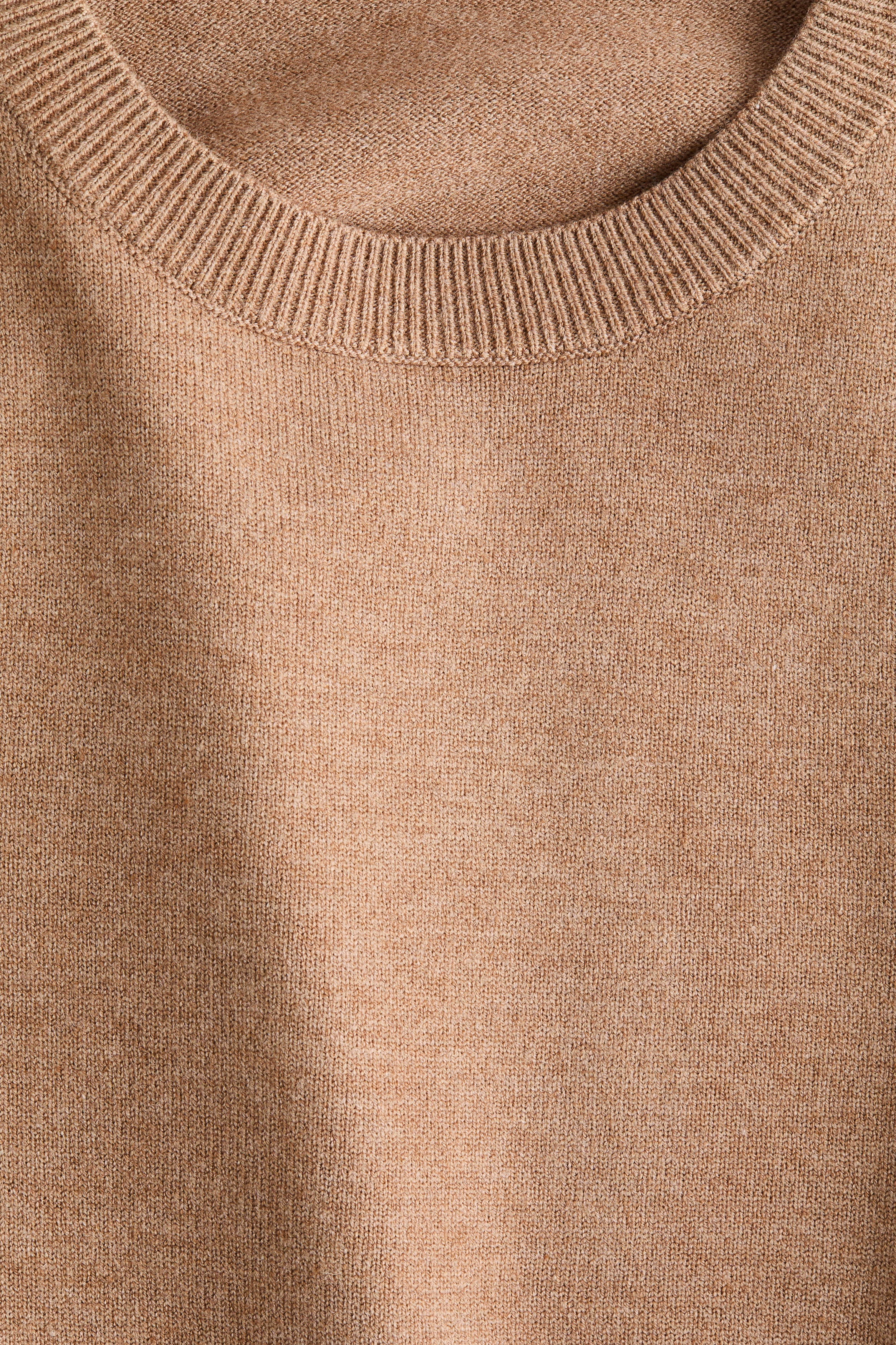 Puff-sleeved jumper