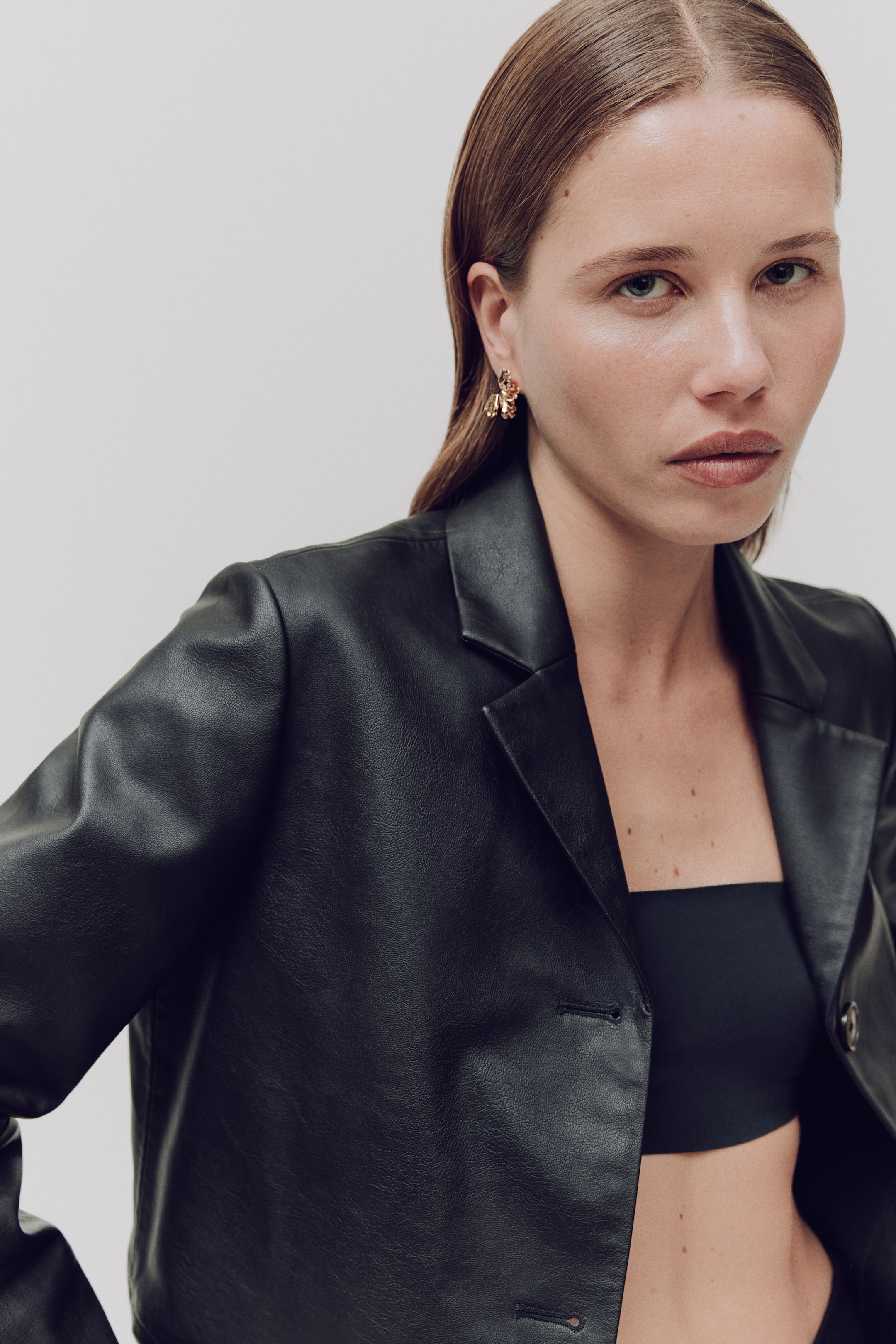 Ver imagem maior: Brincos em forma de pétalas - Dourado - SENHORA | H&M PT 2