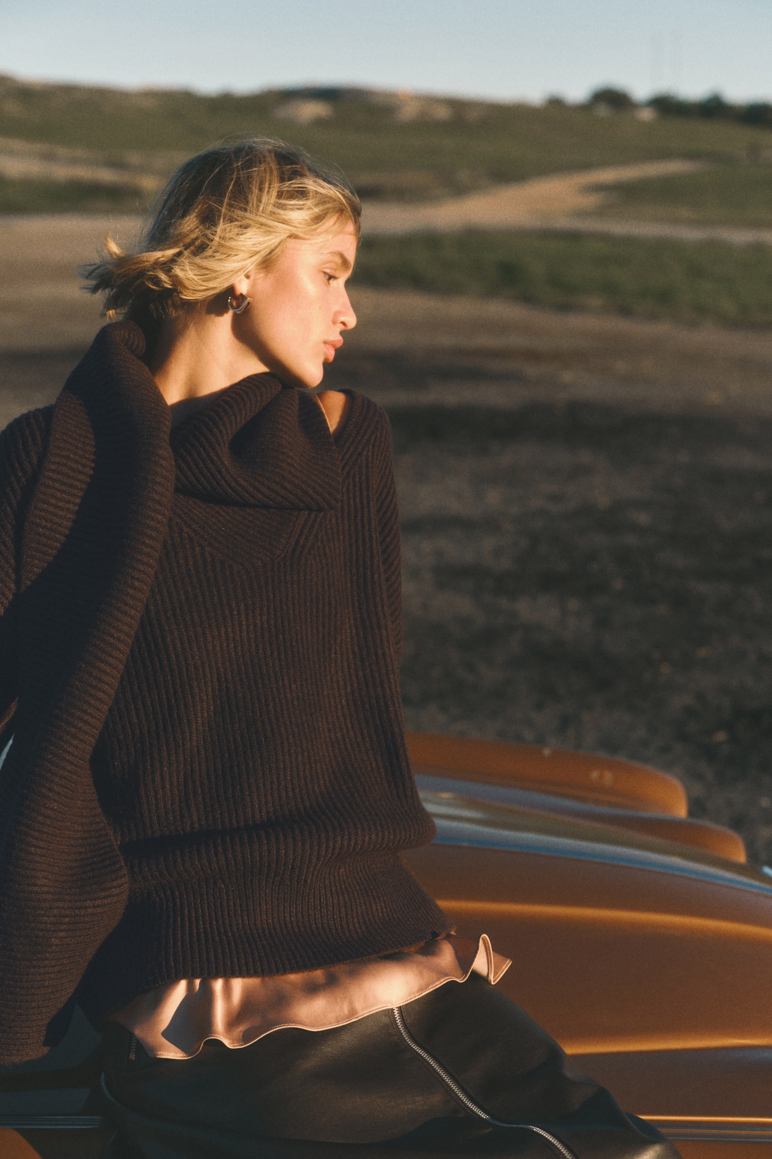 Rib-knit scarf-collar jumper - Dark brown - 4