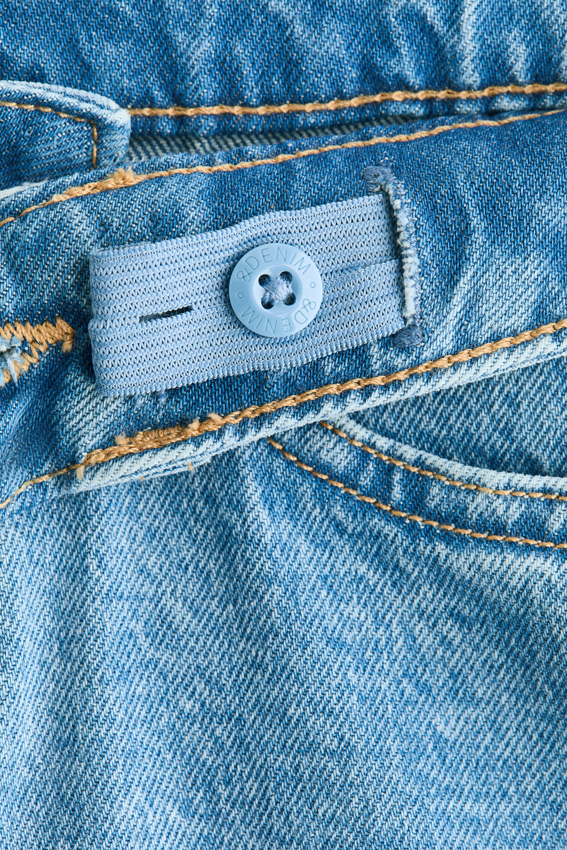 Jean taille basse à jambes larges