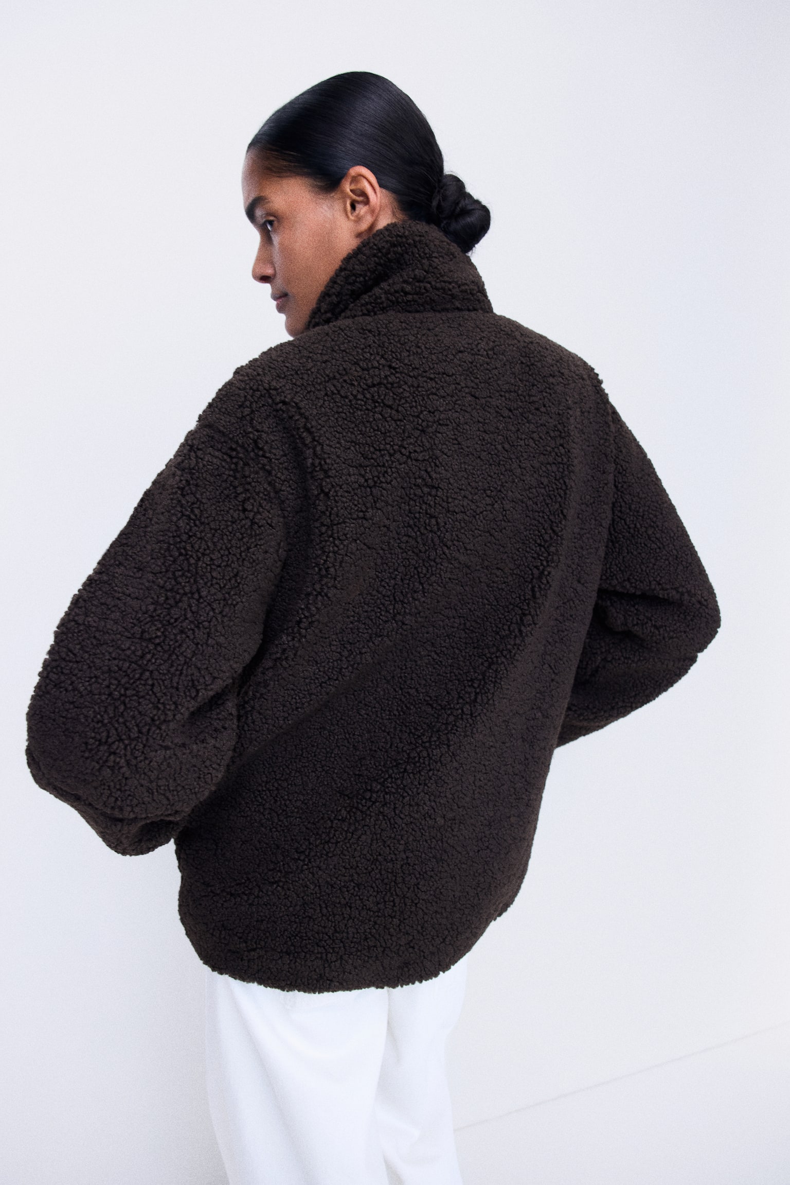 Женская куртка H&M Mama Teddy Fleece, цвет: Тёмный коричневый — фото 6