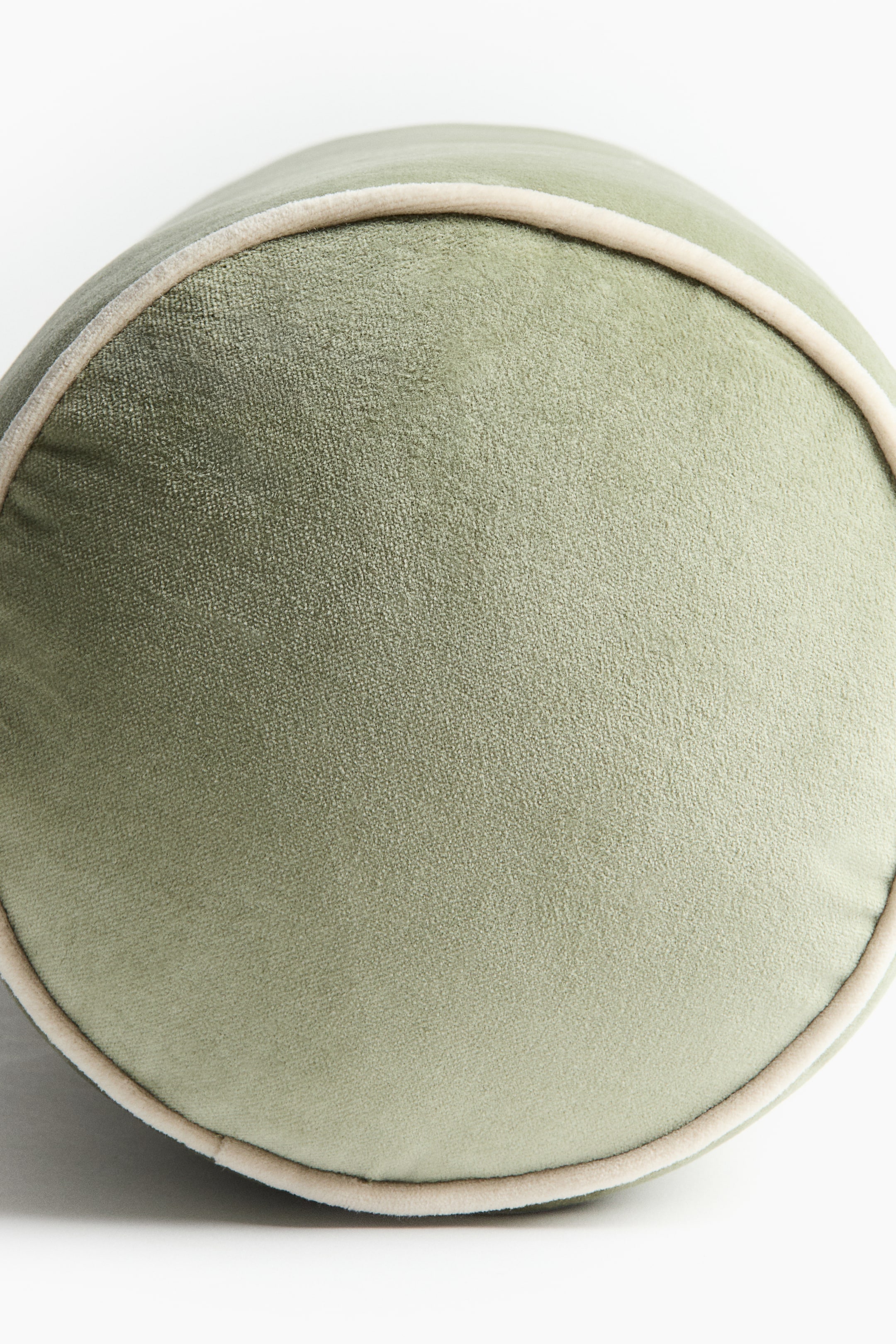 Visa större bild: Cylinderkudde i sammet - Ljusgrön - Home All | H&M SE 3