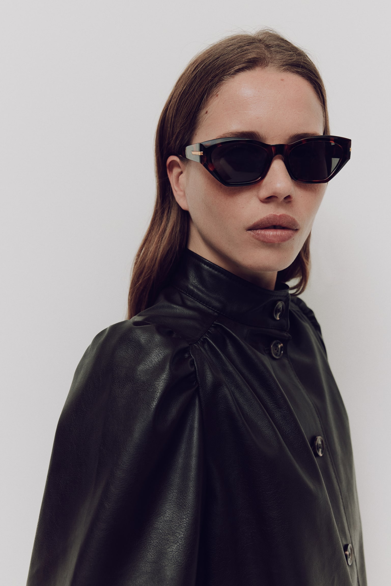 Cat-eye sunglasses - Dark brown/Tortoiseshell-patte - 1