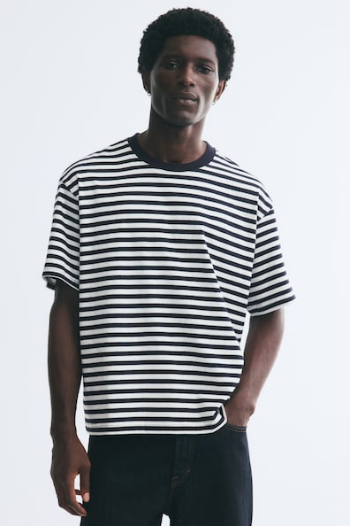 リラックスフィットTシャツ