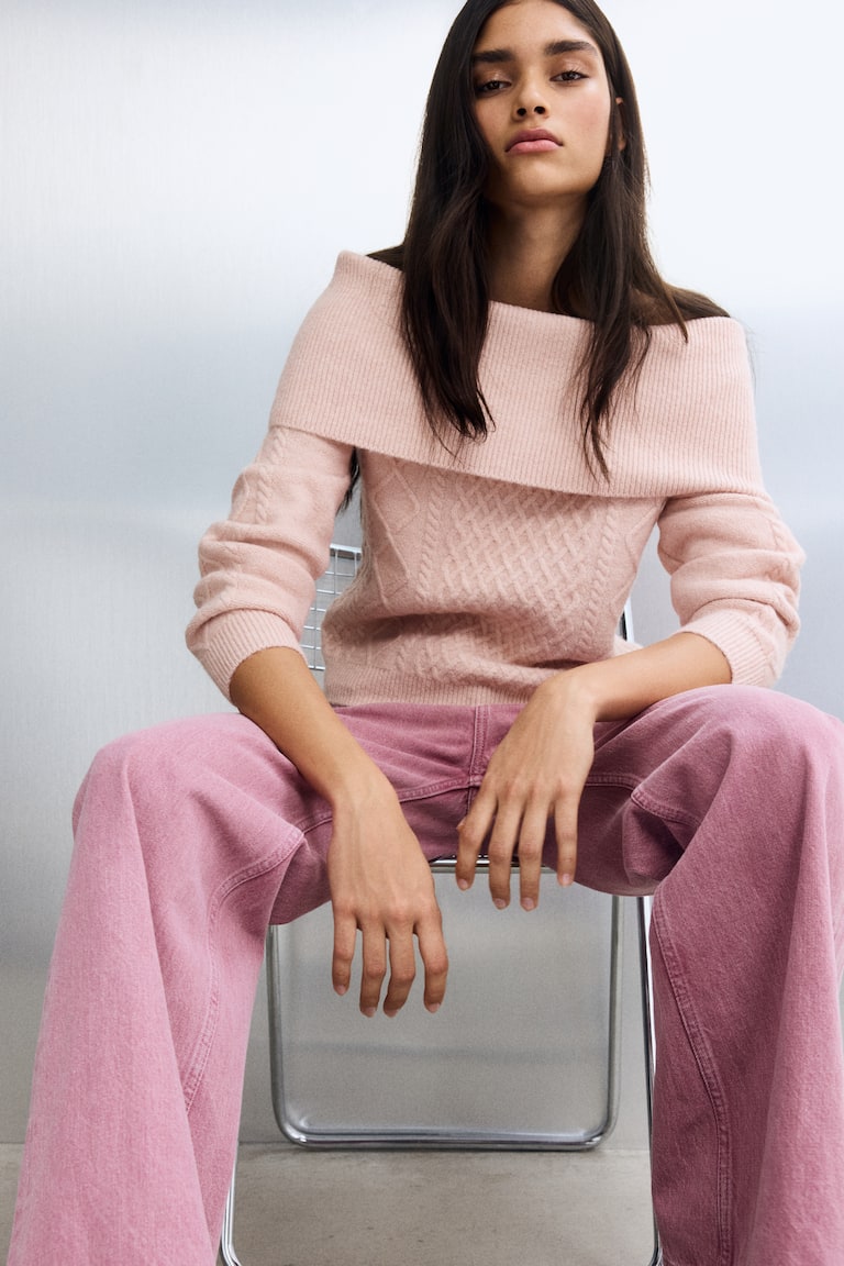 Ladies - Light Pink Off-the-Shoulder Sweater - Size: L - H&M Ladies - Light Pink Off-the-Shoulder Sweater - Size: L - H&M