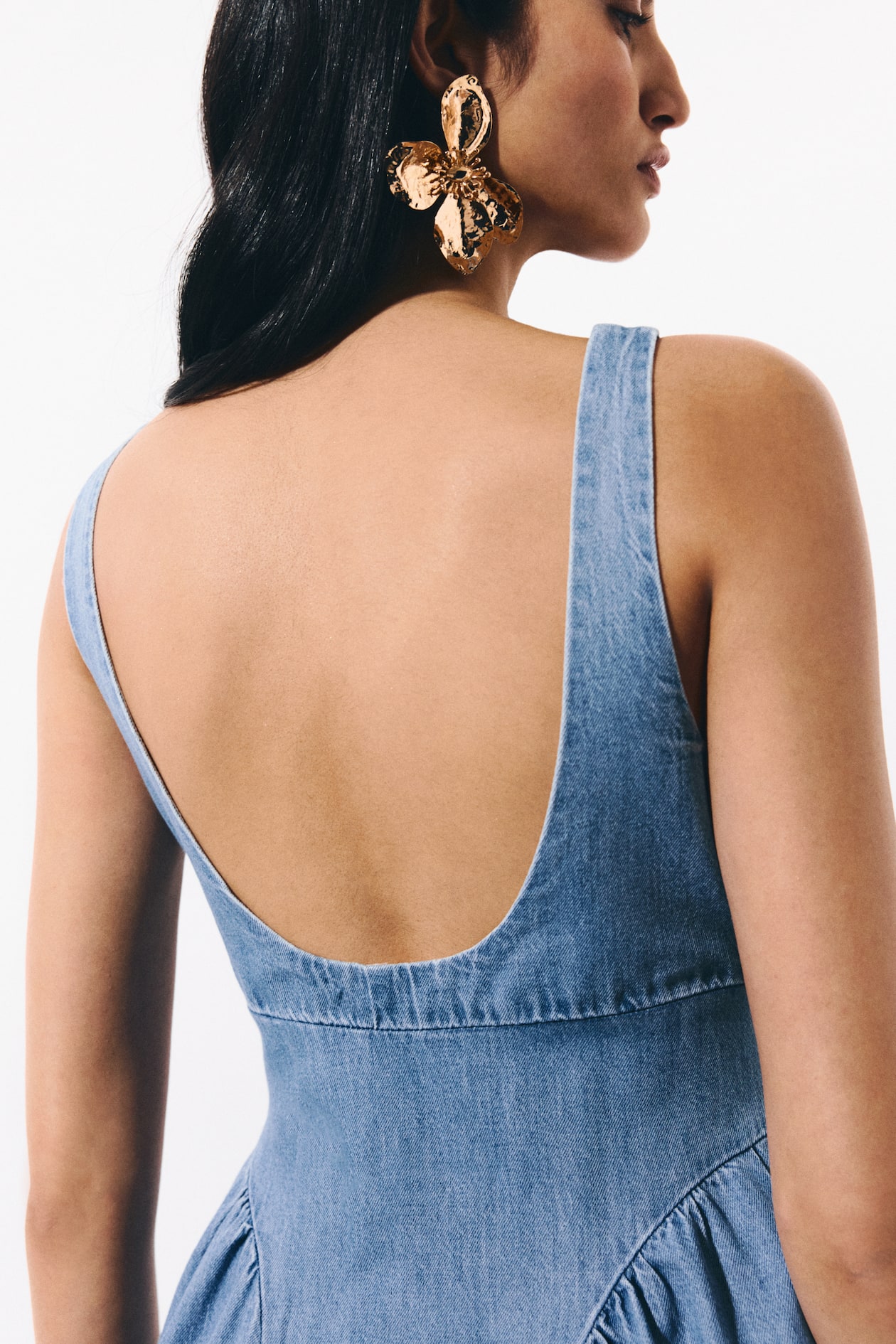 Flared-skirt denim dress - image 3