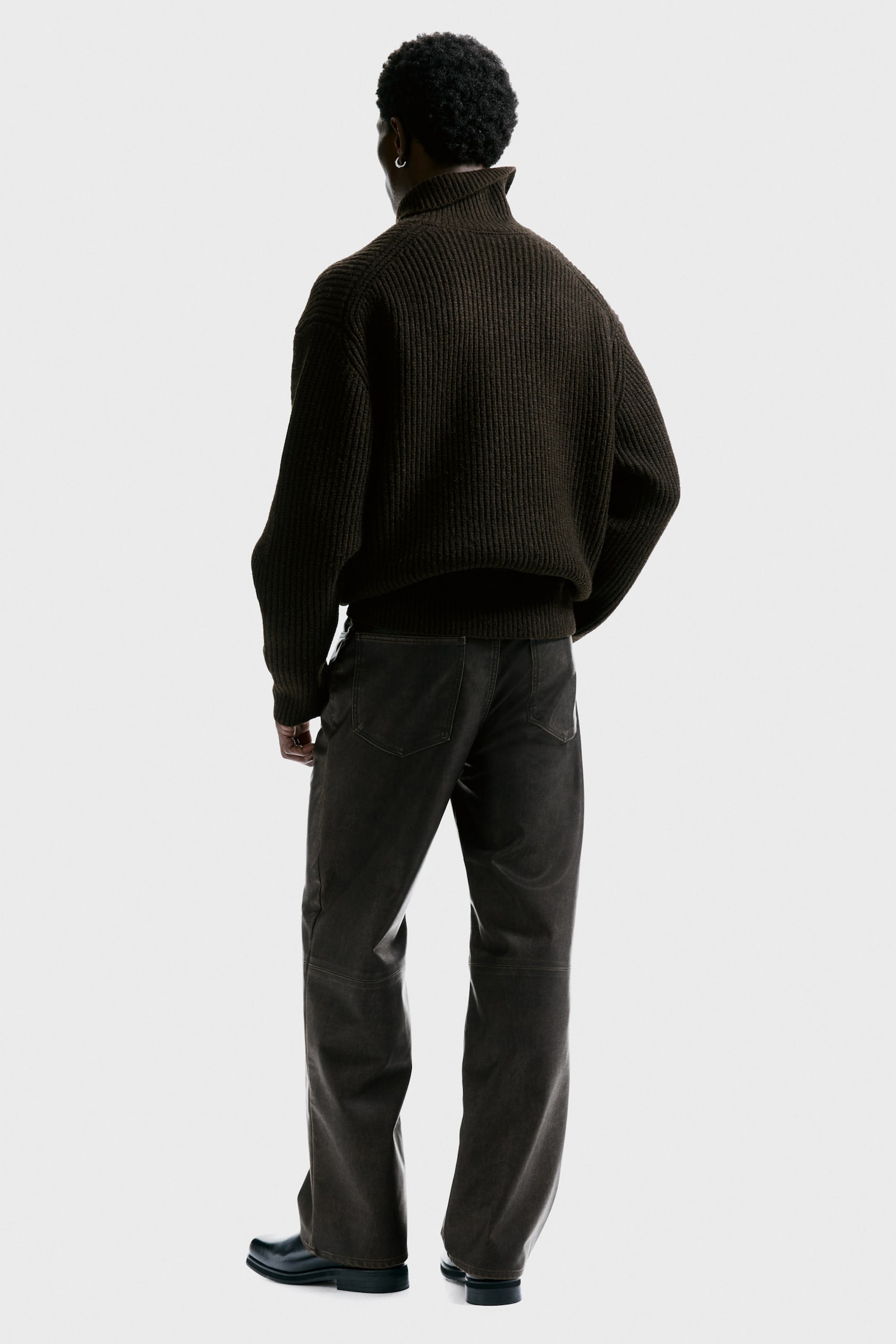 Relaxed Fit Coated trousers - Brown - 5