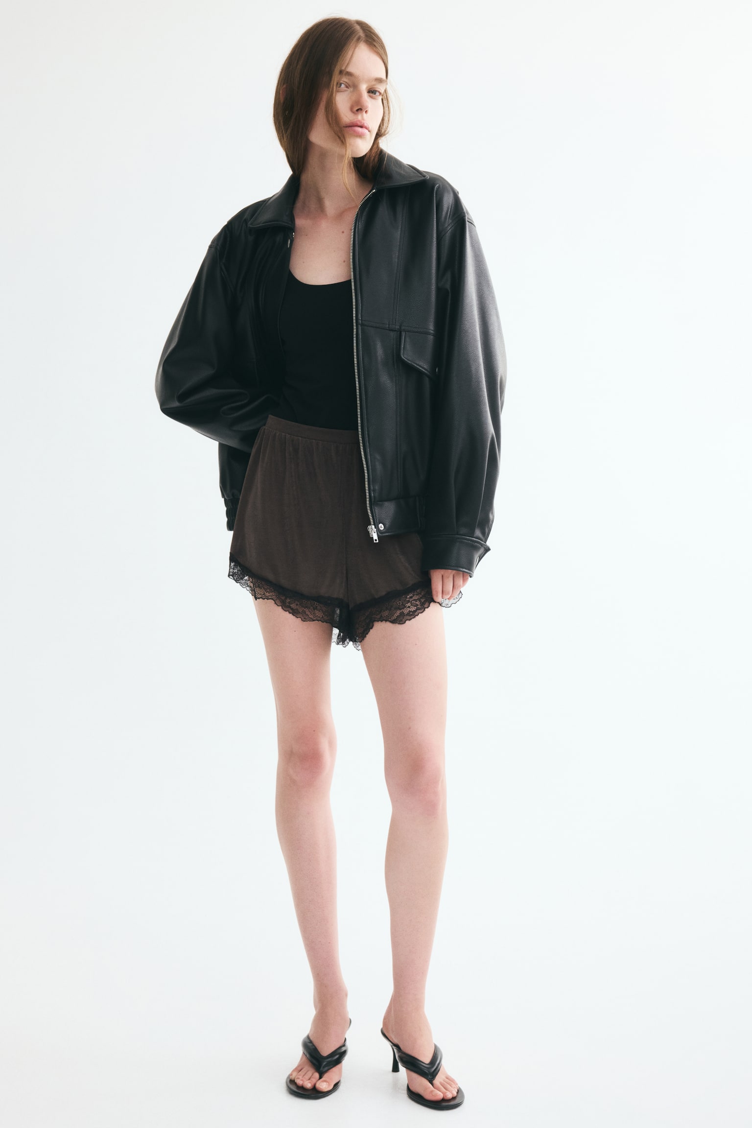 Женские шорты H&M Shiny Lace-Trimmed, цвет: Серо-коричневый / Чёрный — фото 3