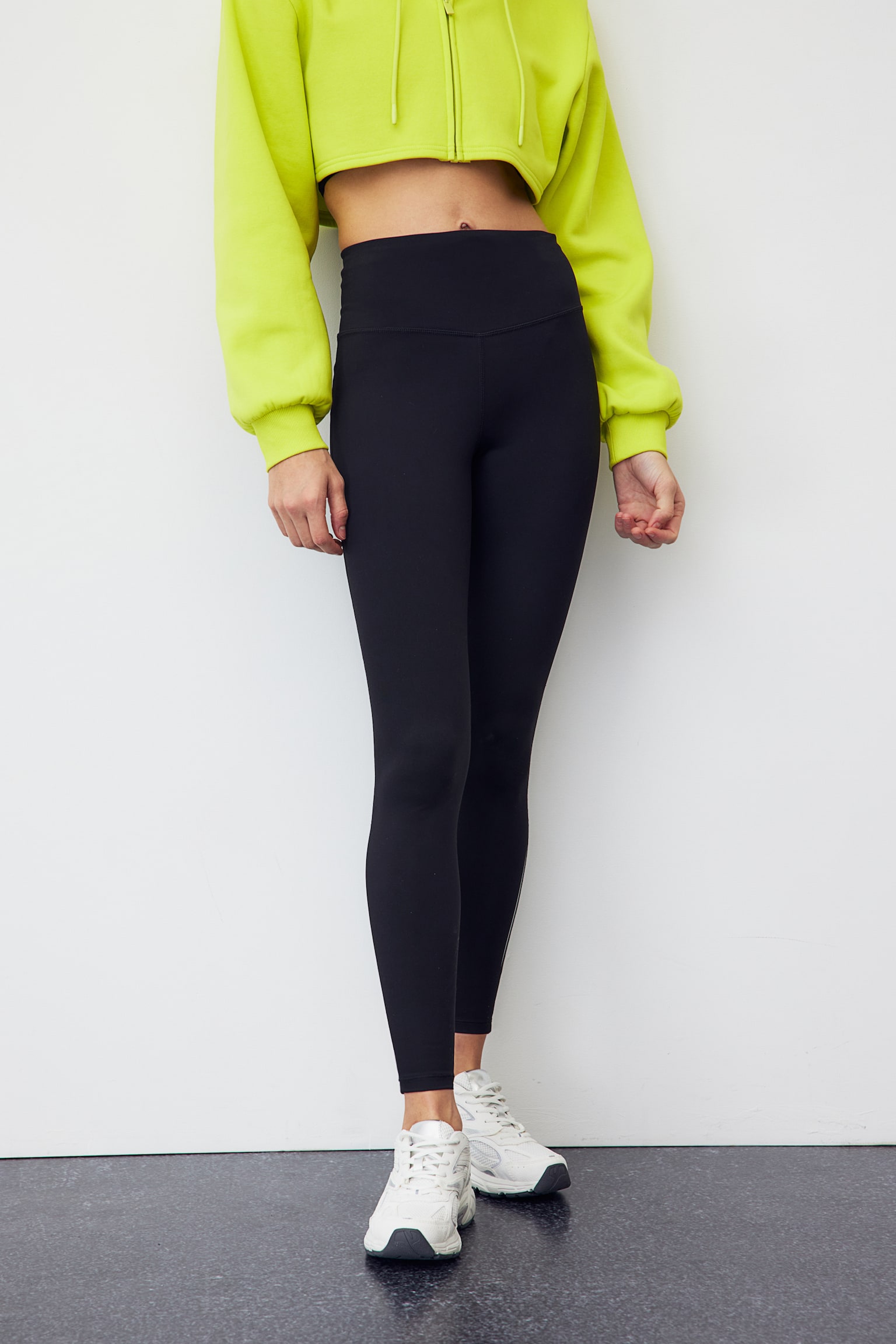 Running Leggings In DryMove™ - Black/Dark khaki green - 8