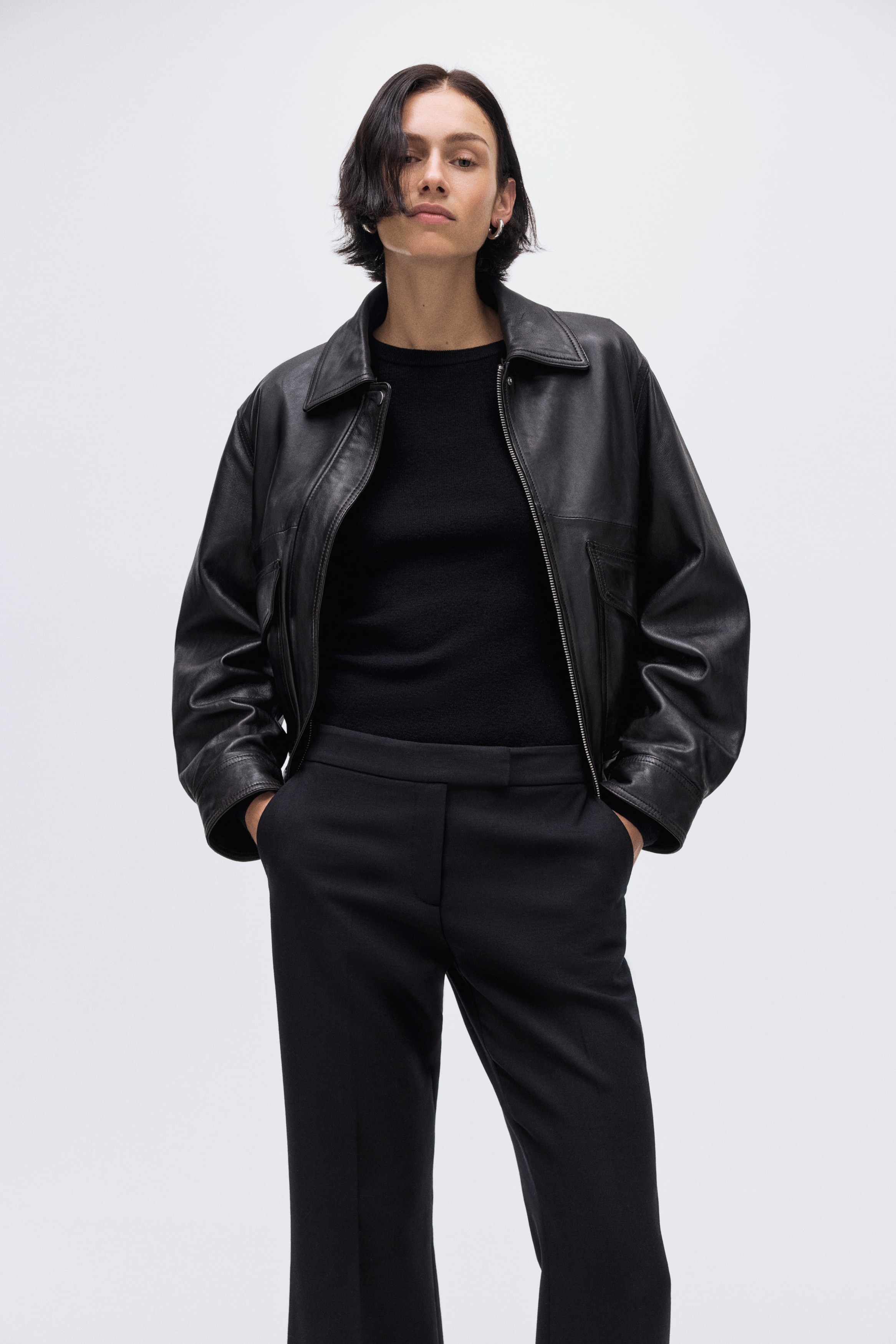 Moda Damska - Rozszerzane spodnie z domieszką wełny Czarny - Size: 36  - H&M