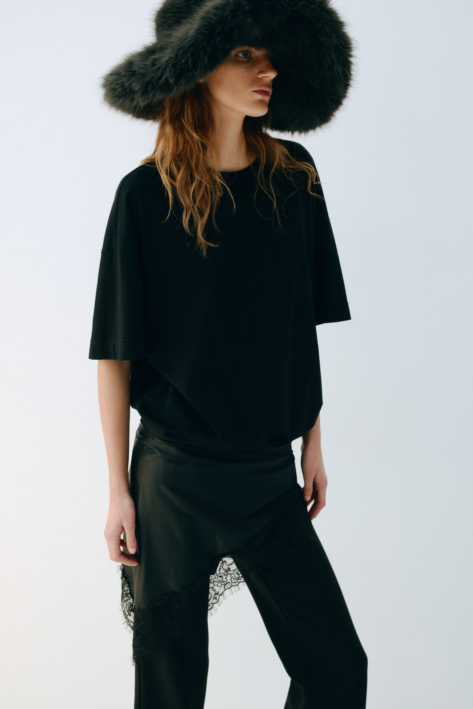 Lace-trimmed triangle scarf - Black/Dark brown - 3