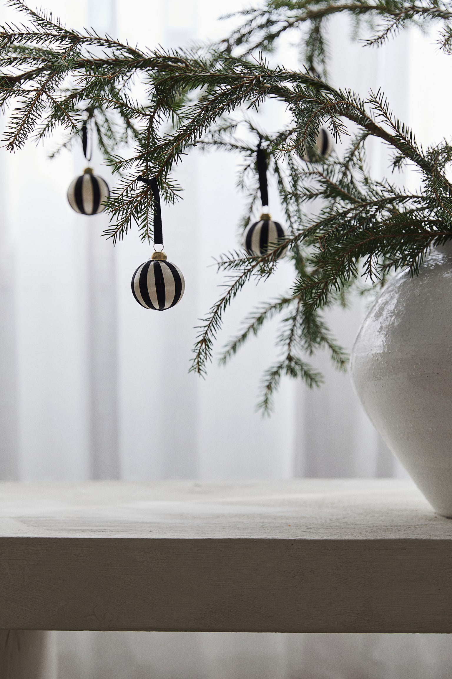 6-pack small Christmas baubles - Black/Striped - 2