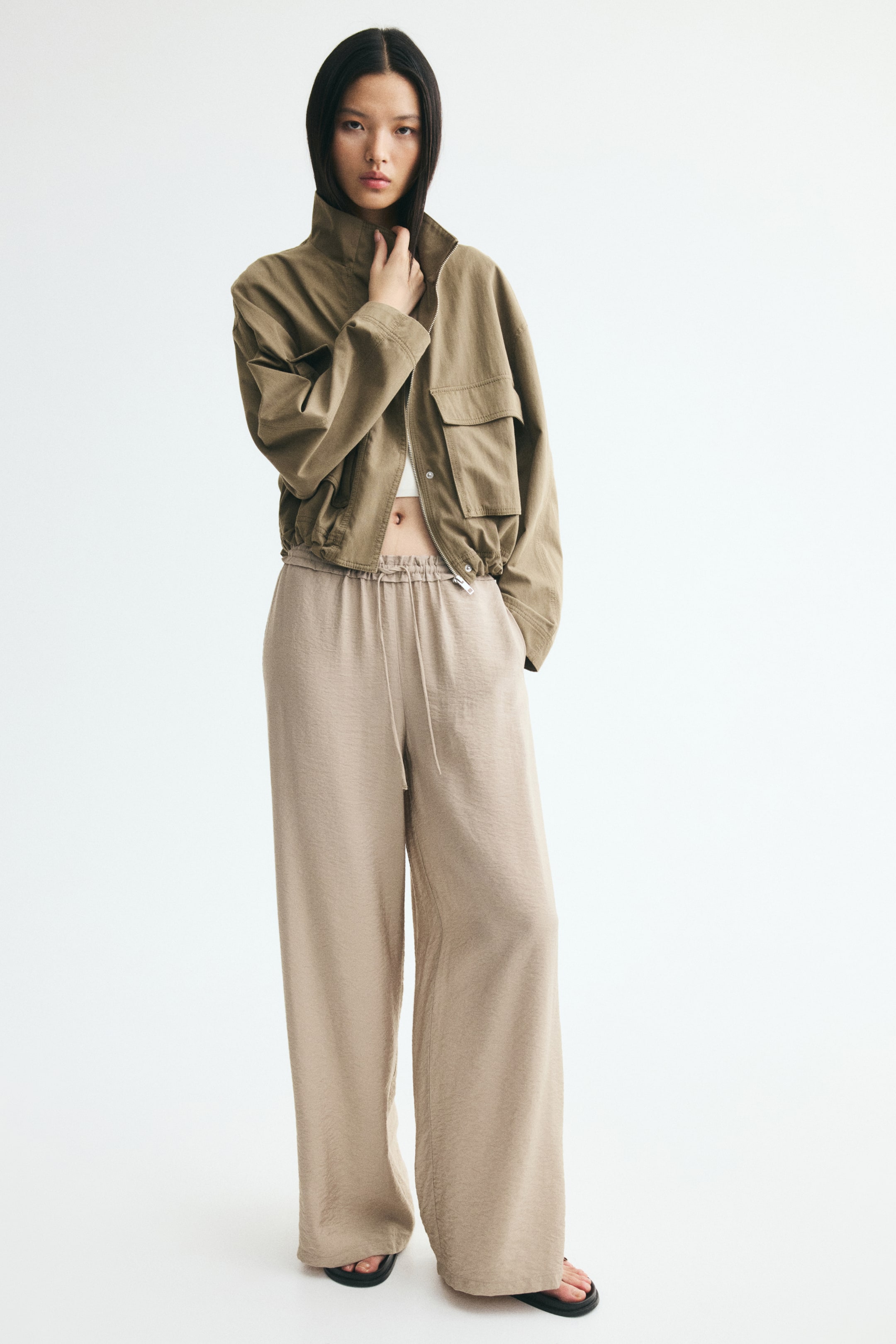 Grotere afbeelding bekijken: Broek van viscosemix met drawstring - Beige - DAMES | H&M NL 1