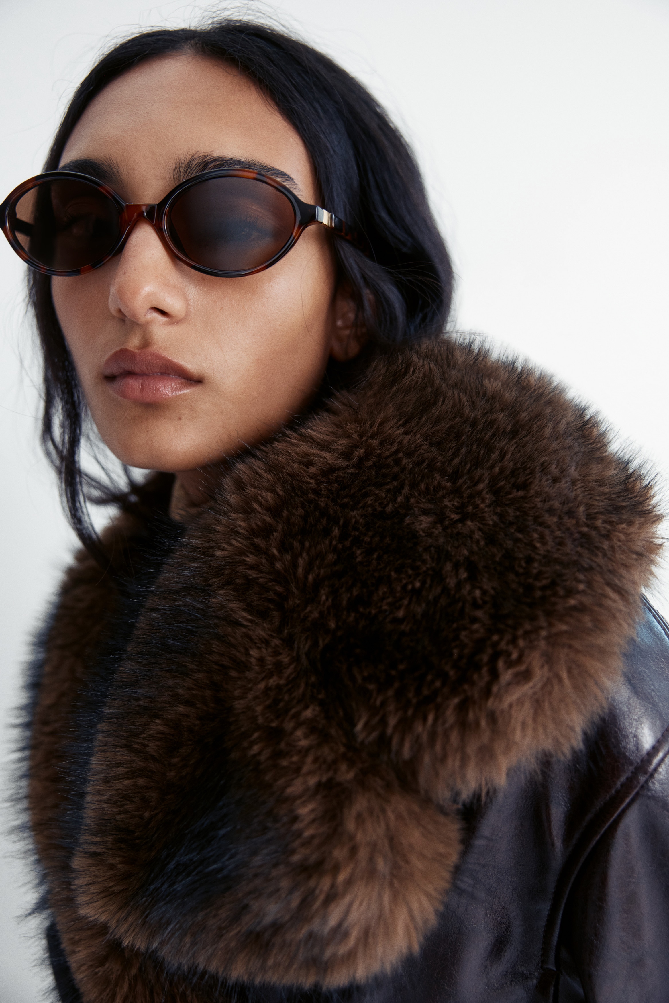 オーバルサングラス - ブラウン／トータスシェルパターン