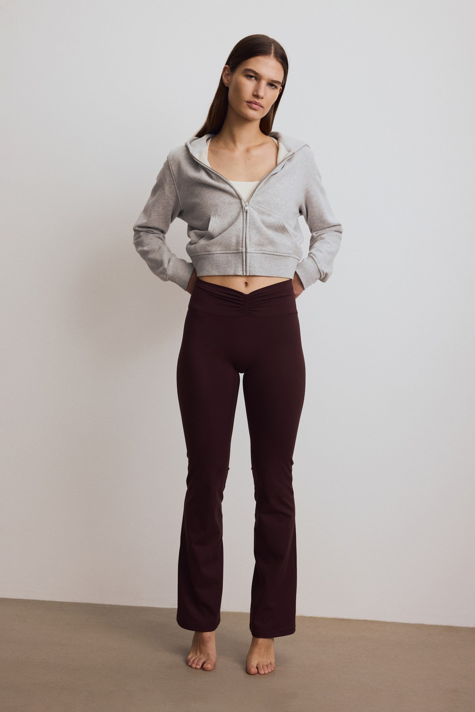 Flared yoga leggings with SoftMove™ - Chocolate plum purple  - 3