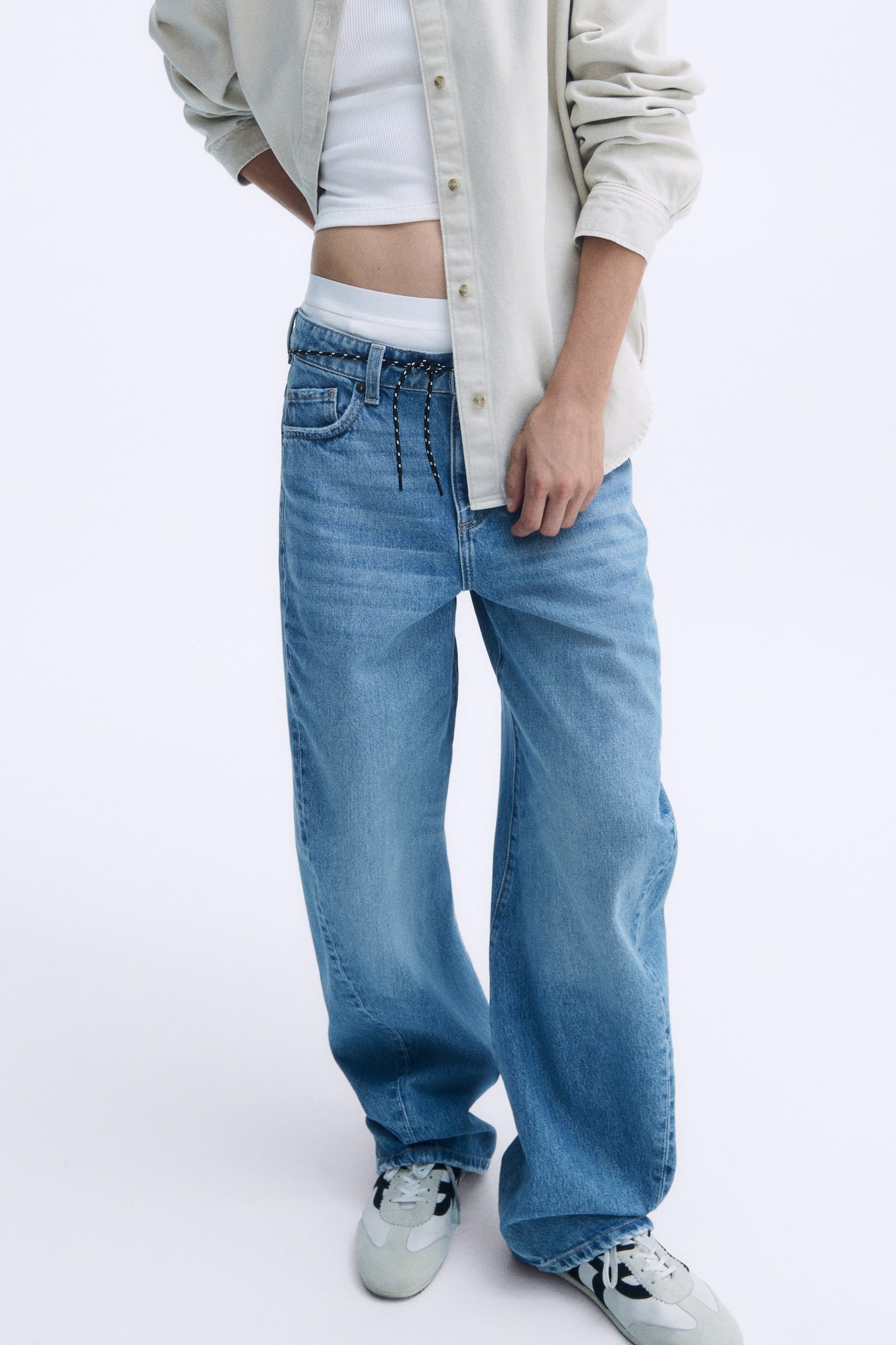 Женские джинсы H&M Barrel-Leg Regular-Waist, цвет: Светлый джинсовый синий — фото 4