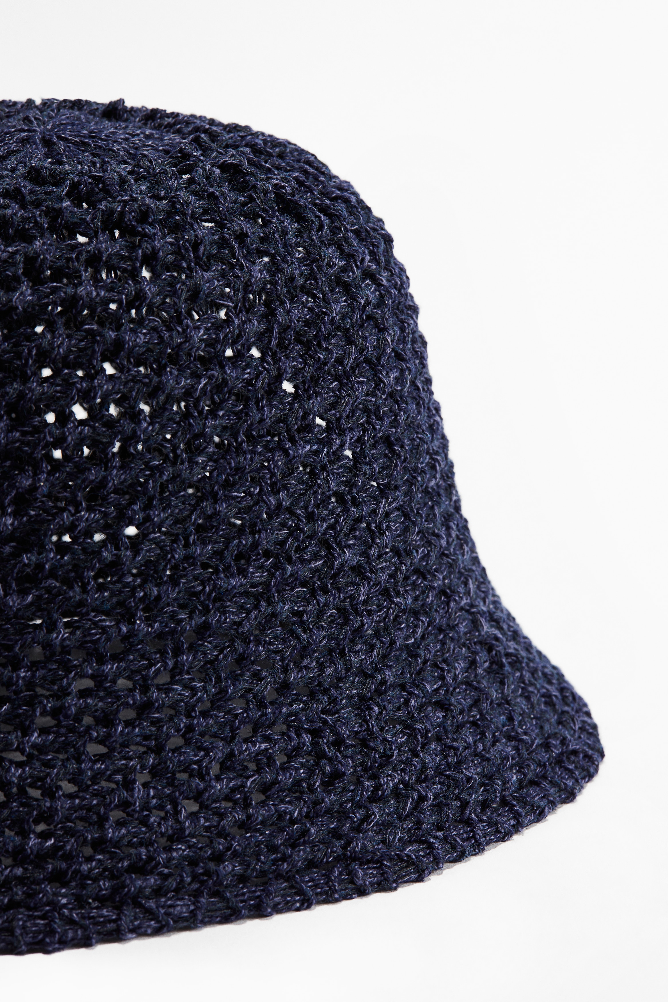 Crochet-look bucket hat