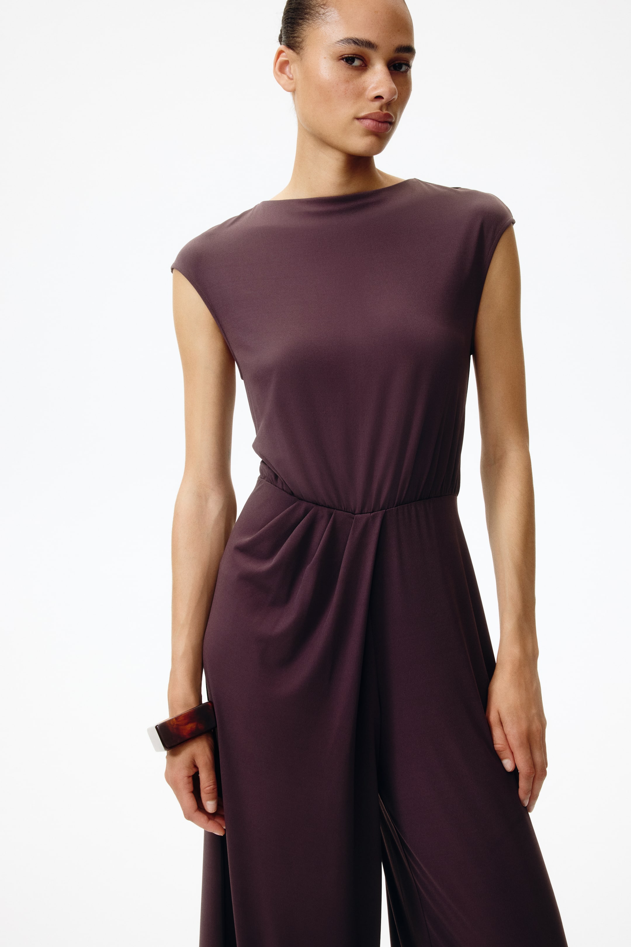 Женские комбинезоны H&M Pleat-detail jersey jumpsuit — фото 5