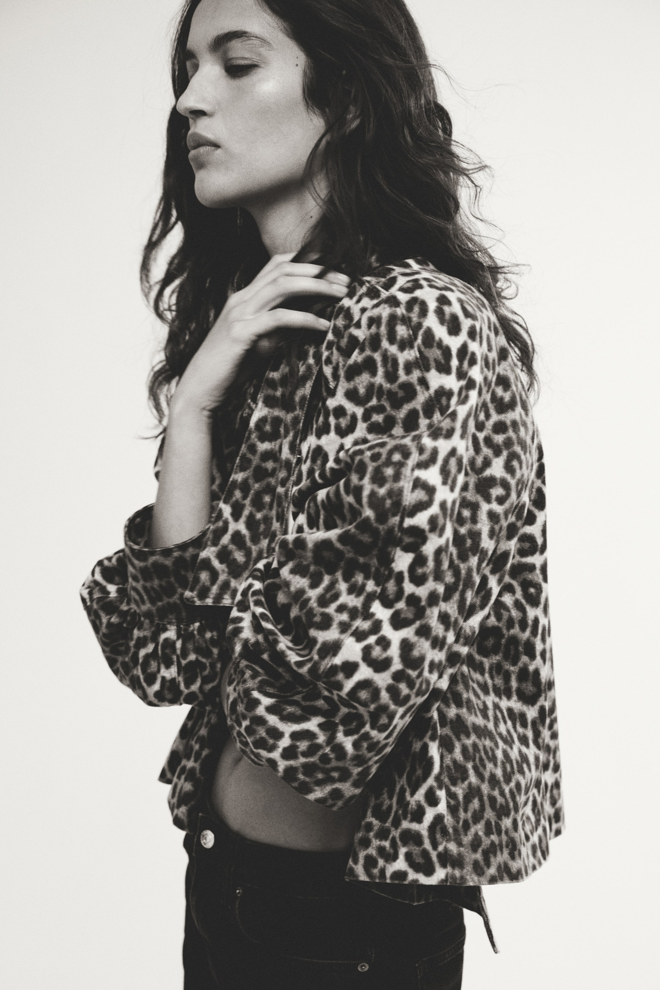 View larger image: Printed balloon-sleeved jacket - Beige/Leopard print - Ladies | H&M 1
