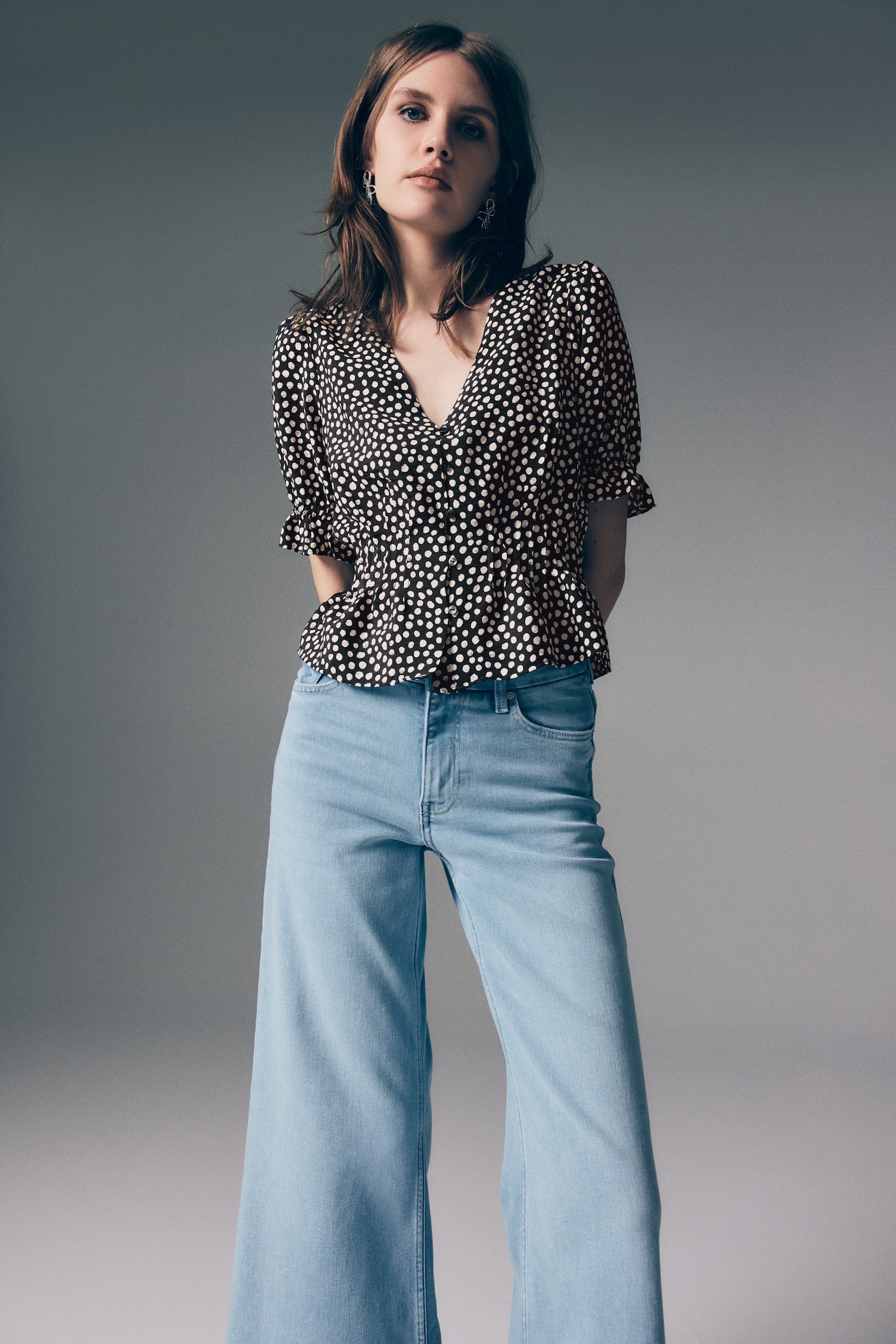 Блуза з баскою - Темно-сірий/плямистий/Світло-бежевий/квітчастий/Білий - 4