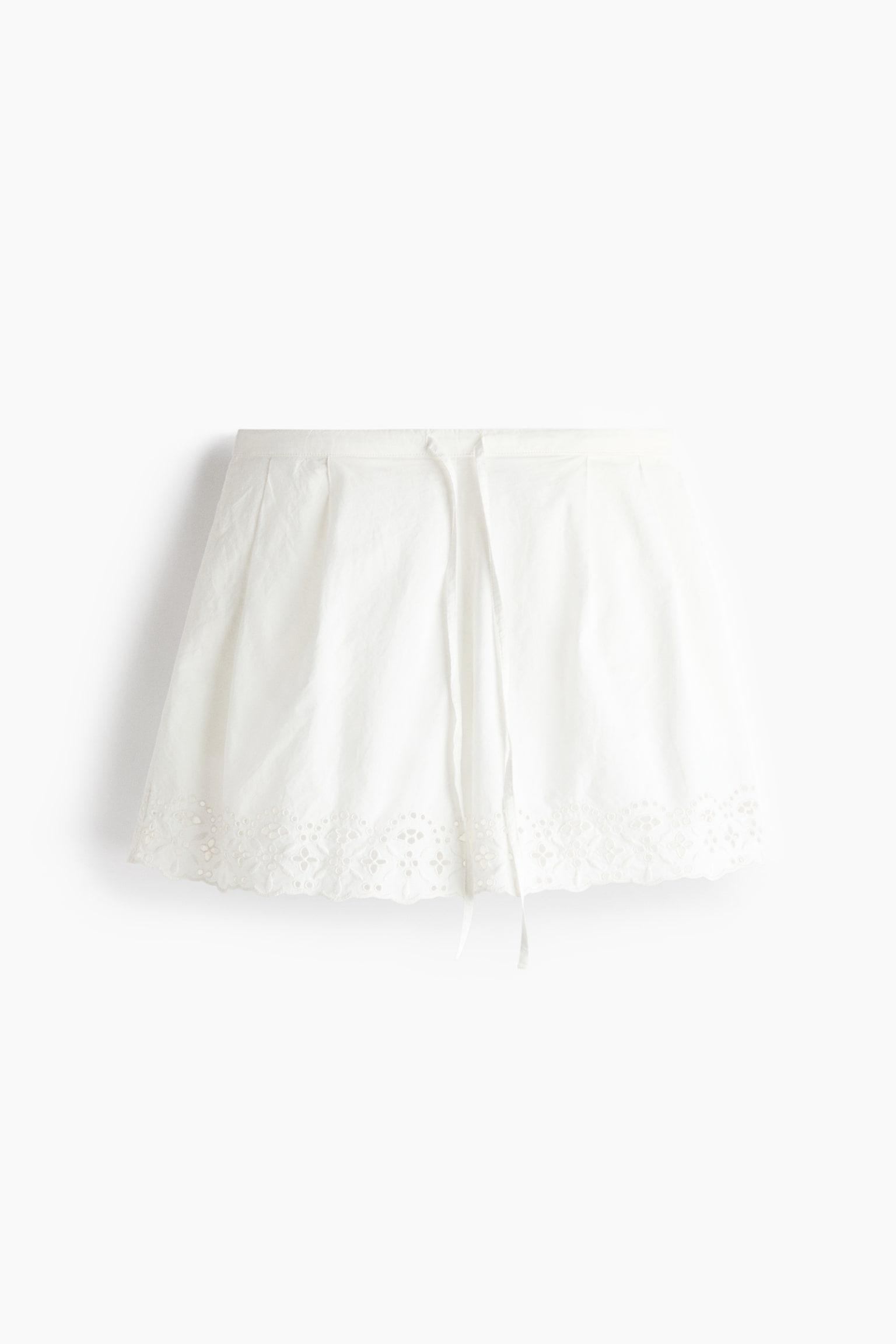 Quần short cotton thêu ren lỗ - Màu trắng - 1