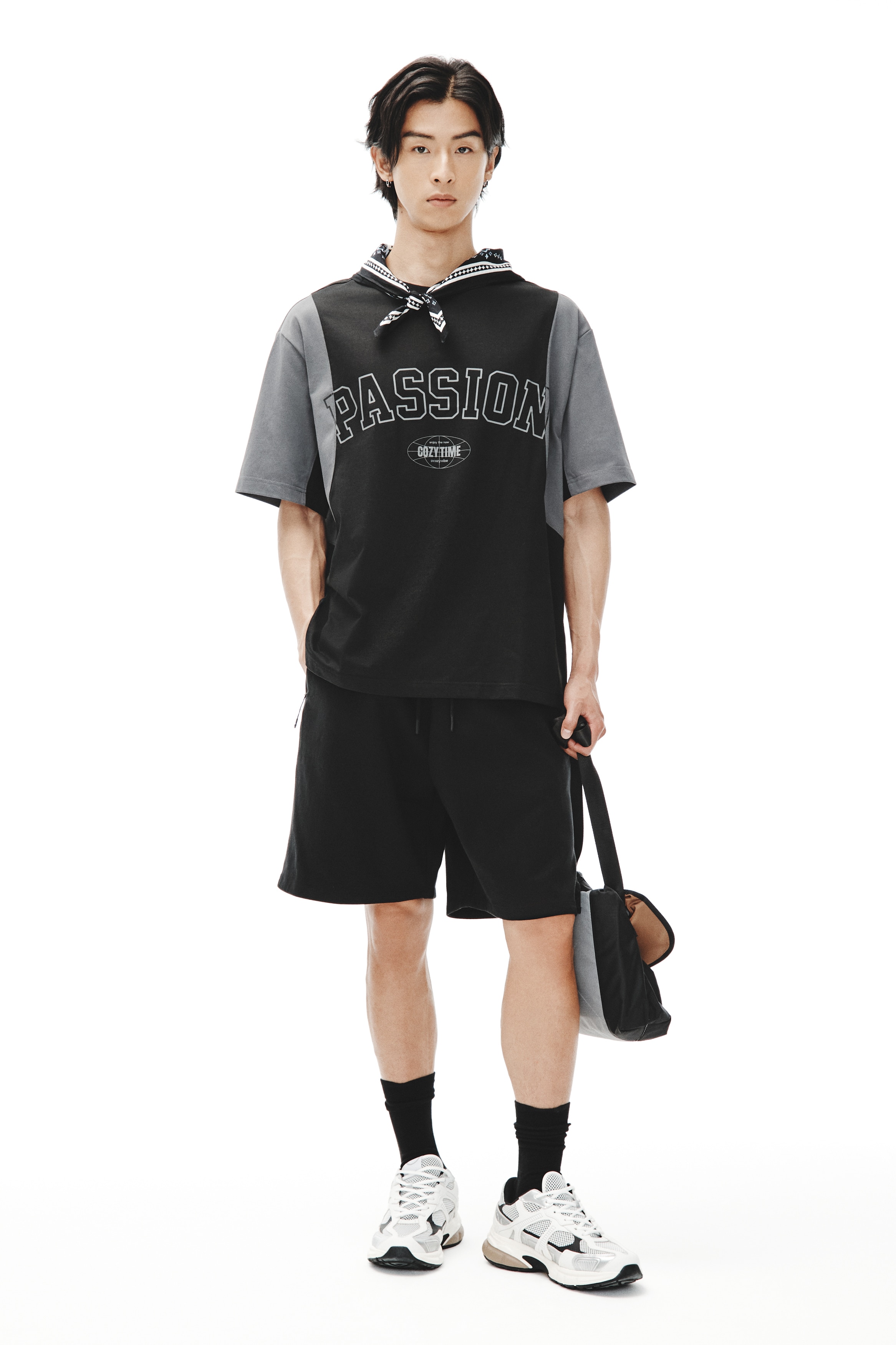 Loose-Fit Printed T-Shirt - Black/Passion/Cream/Random/Dark beige/Destination