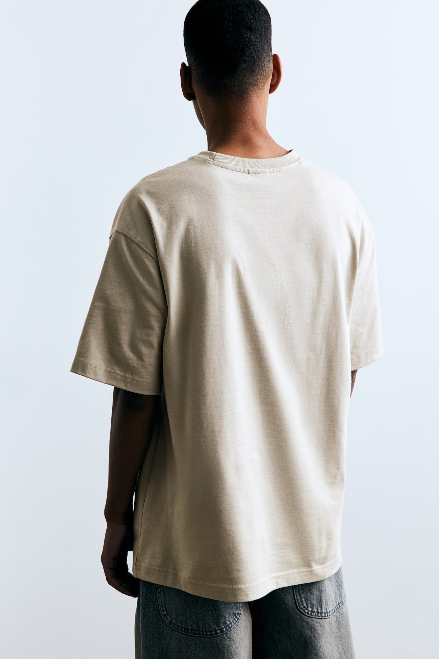 Loose Fit T-shirt - Light beige/White/Black/Red/Dark grey/Dark green/Navy blue/Khaki green/Brown/Green/Light blue/Beige/Blue - 6