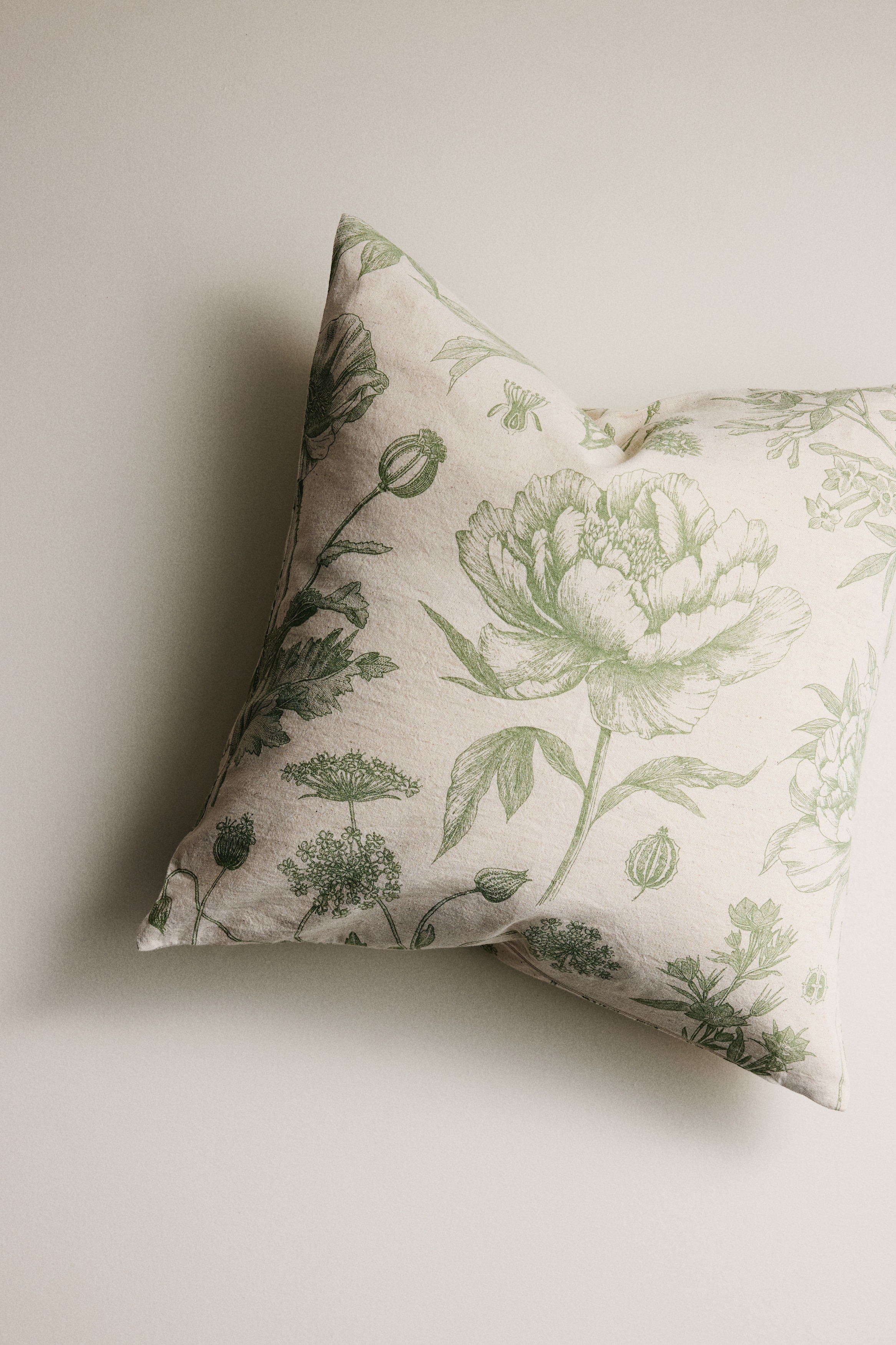 Kissenhülle aus Leinenmix - Hellbeige/Geblümt