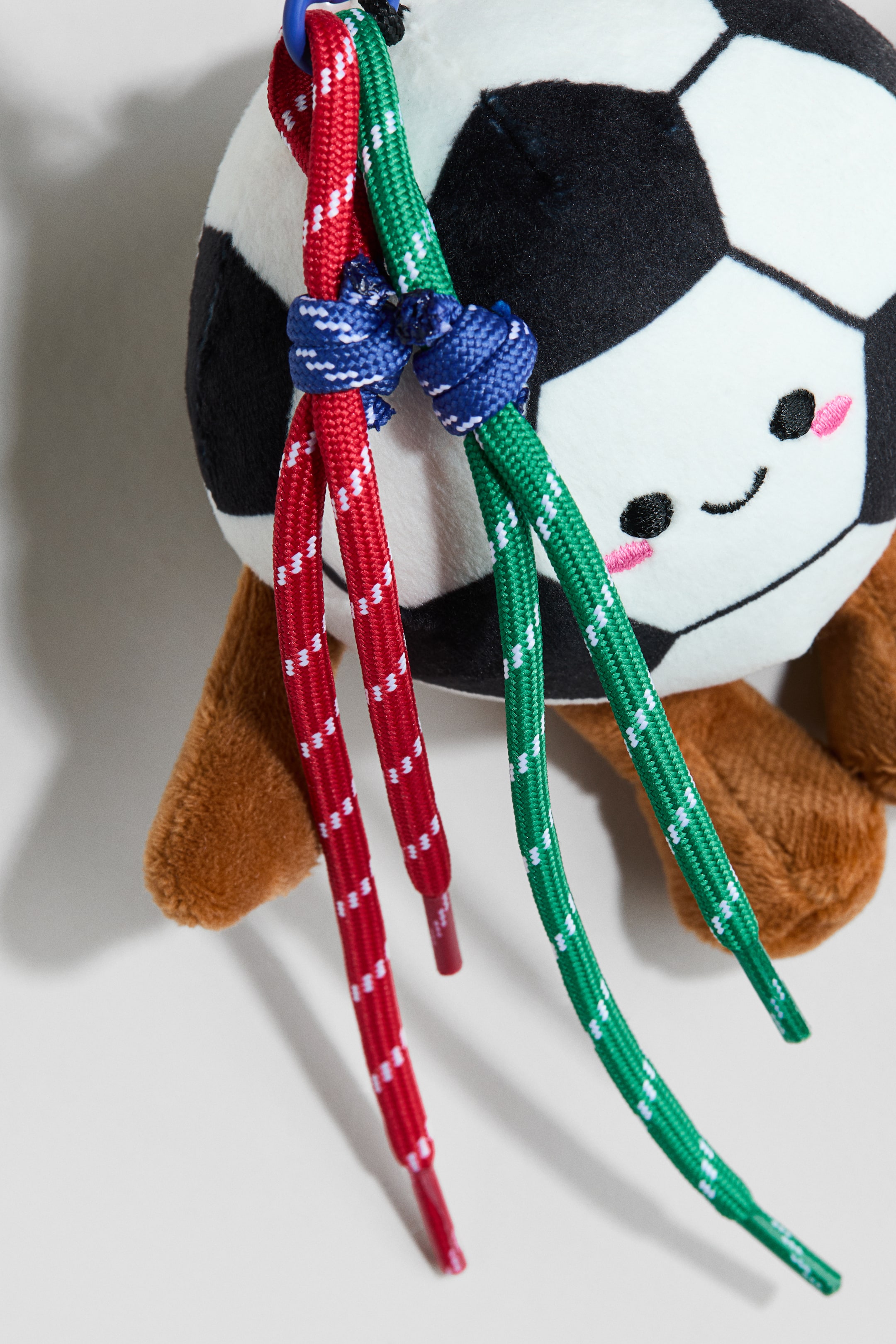 Décoration de sac avec peluche